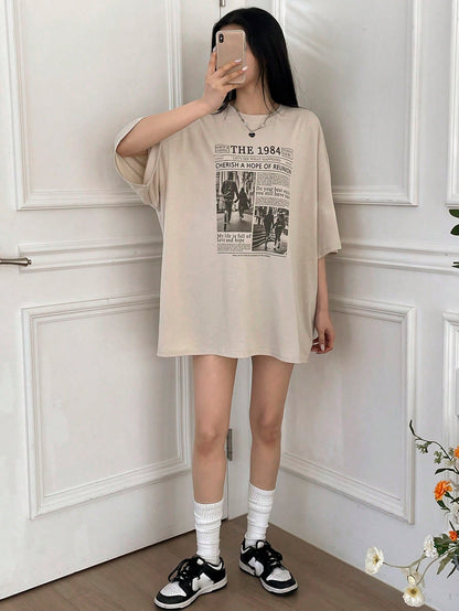 DAZY Women Casual Loose Newspaper Print Drop Shoulder T-Shirt Graphic Tee Oversized T-Shirt
