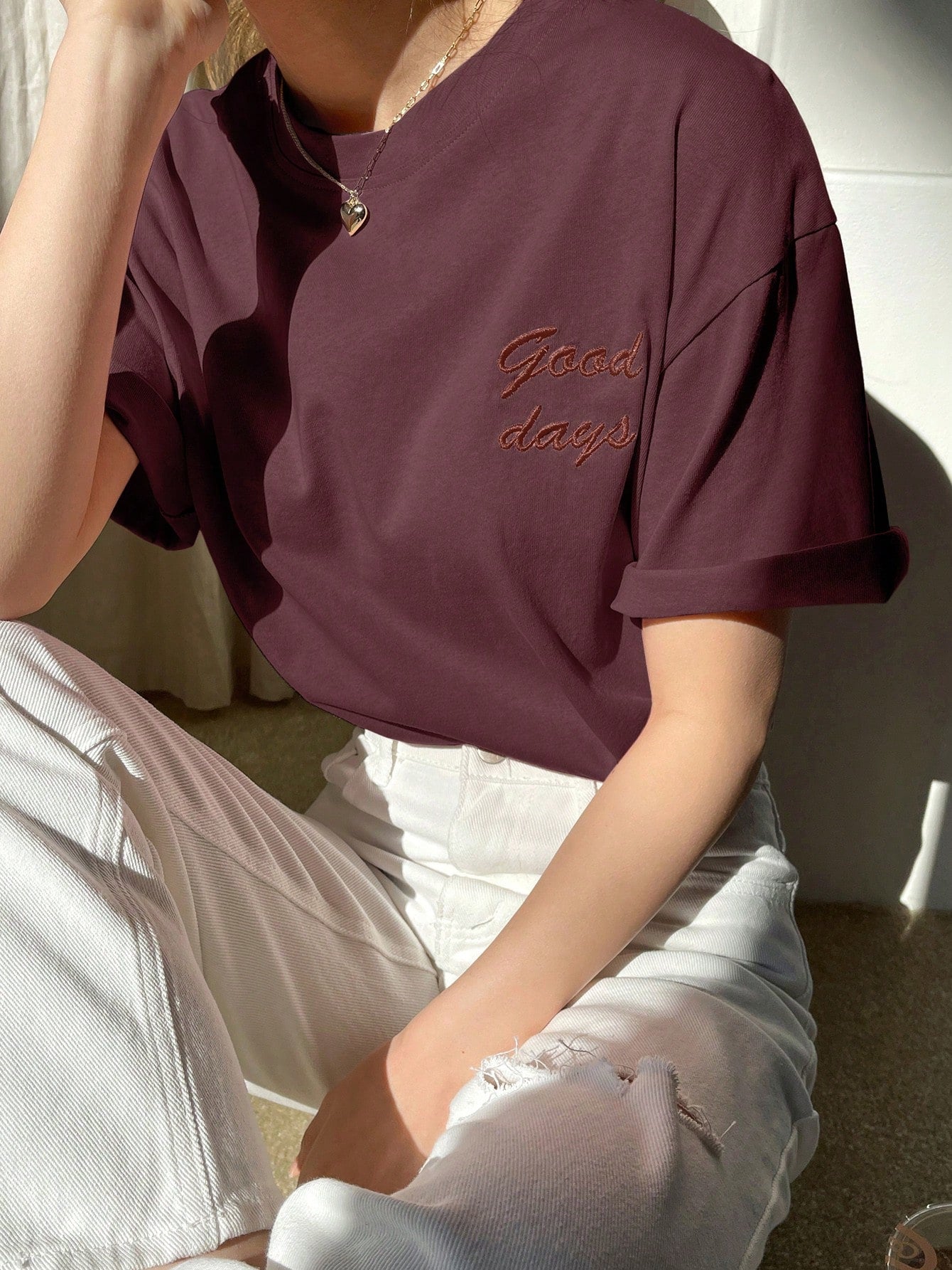 DAZY Women's Casual Loose Plain Letter Embroidered Short Sleeve T-Shirt, Summer Oversized T-Shirt