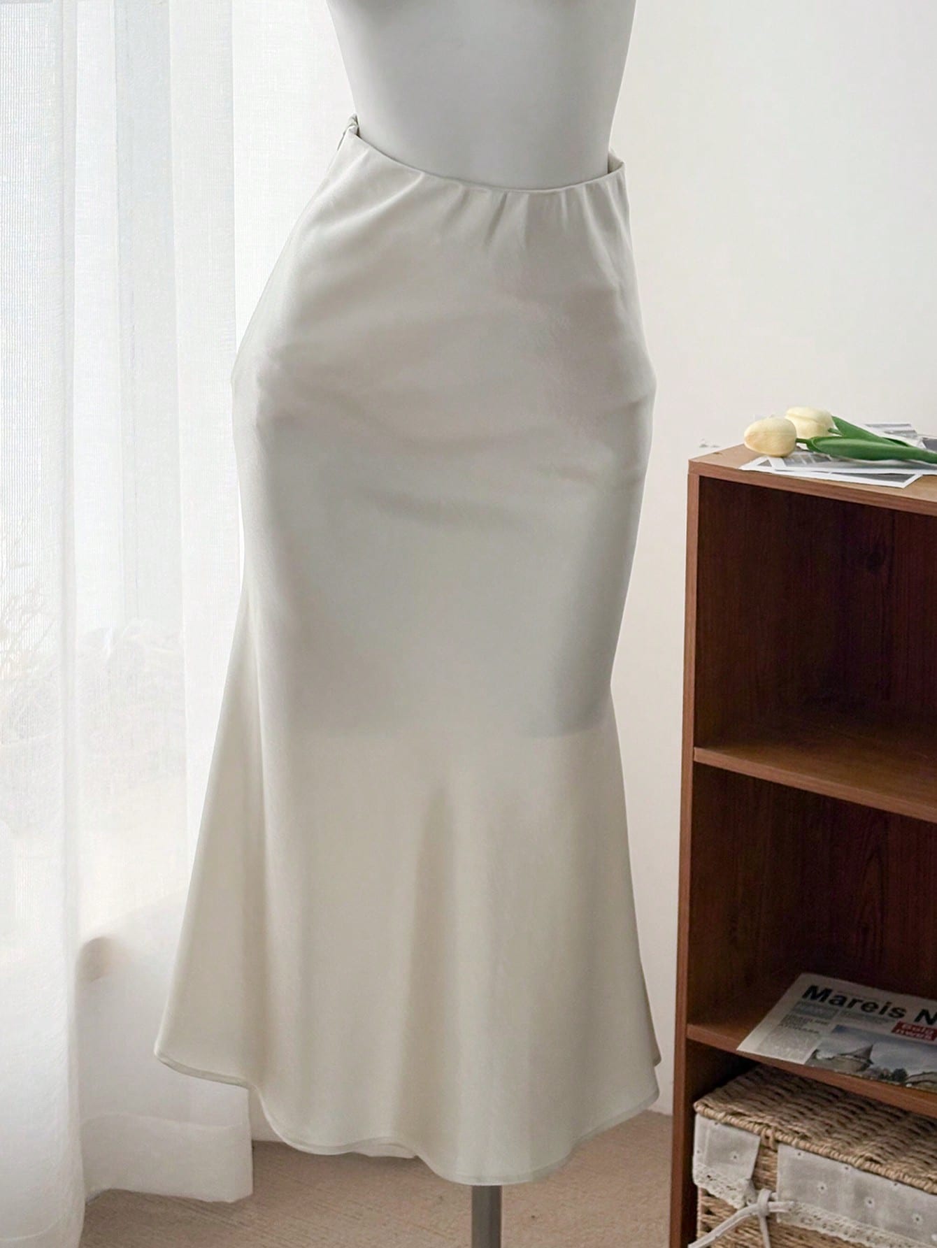 DAZY Women's Fitted Solid-Color Satin Fishtail Long Skirt, Spring/Summer