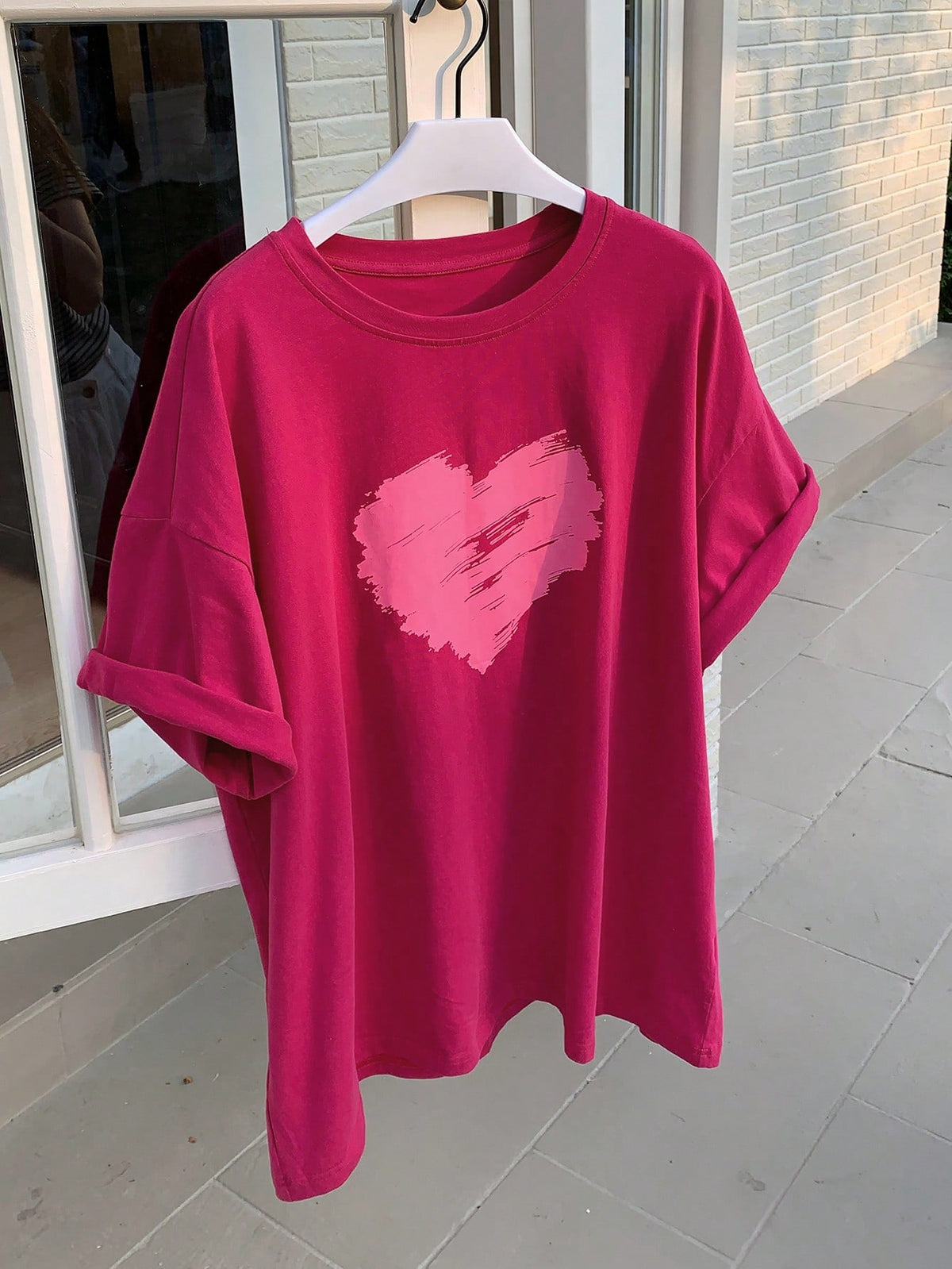DAZY Women's Heart Print Loose Round Neck Casual Short Sleeve T-Shirt,Graphic Tees