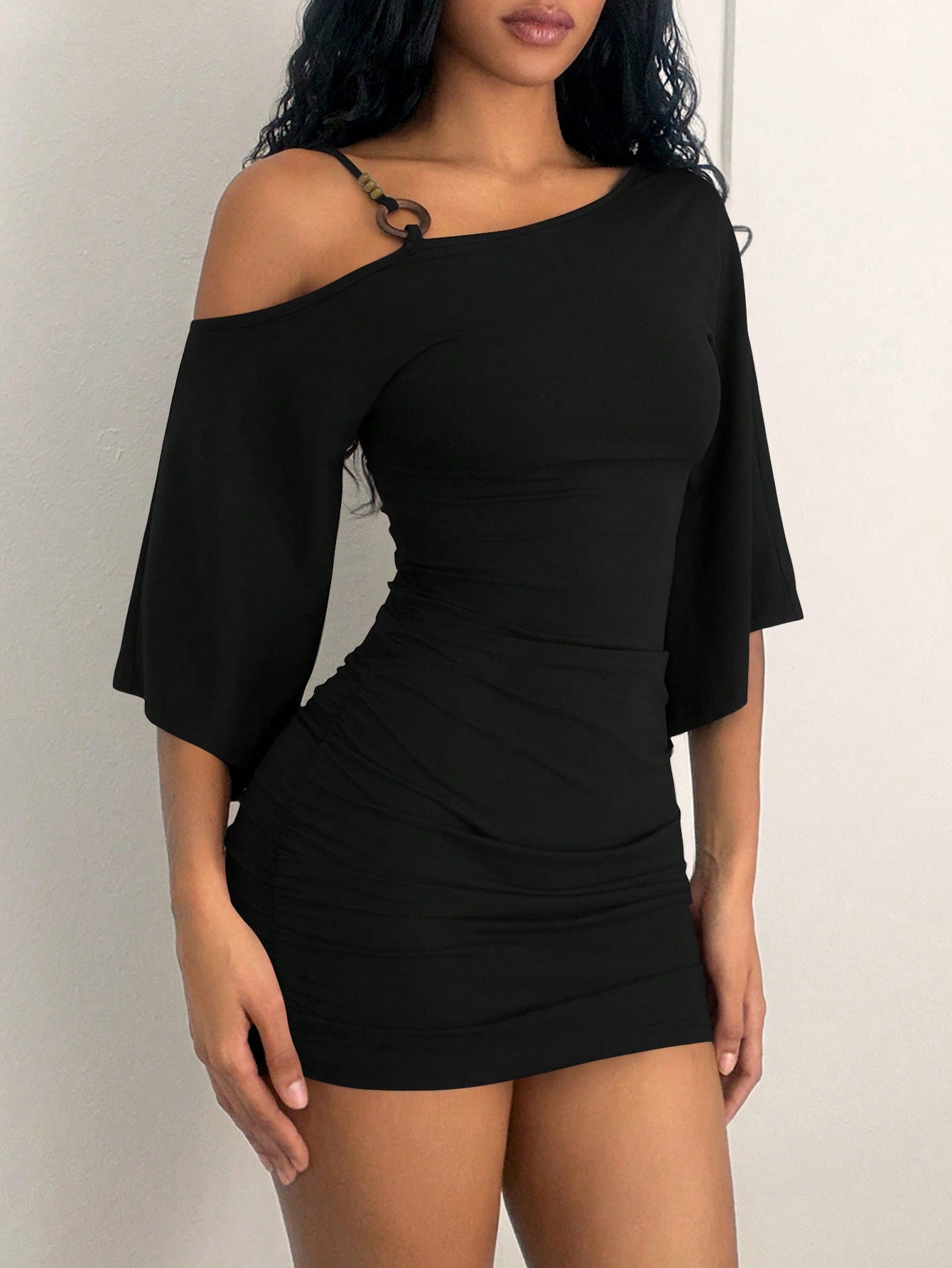 EgrlEra 26 Spring/Summer New Sexy Asymmetric One-Shoulder Ring Decor Flared Sleeve Fitted Ruched Mini Dress For Women