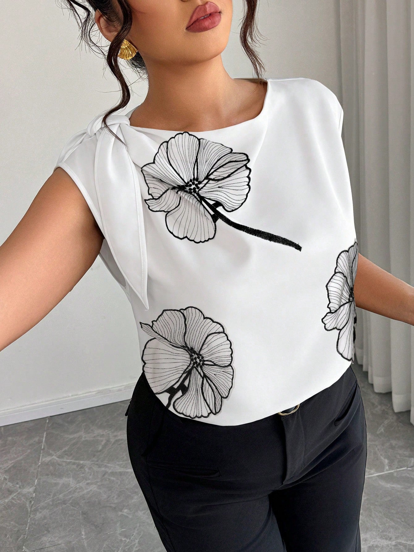 Elenzga Plus Size Women's Spring/Summer Solid Color Floral Print Tie Shoulder Blouse, Suitable For Casual, Fashion Street Style, And Office Wear Chic