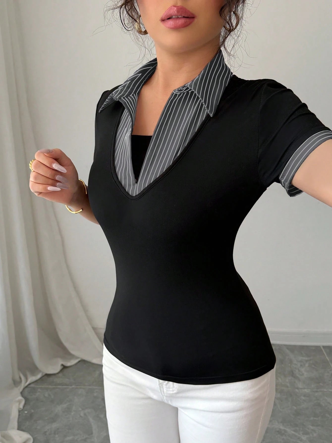 Elenzga Stylish Women's Colorblock Fabric T-Shirt With Short Sleeves And Striped Shirt Collar Detail Going Out Tops