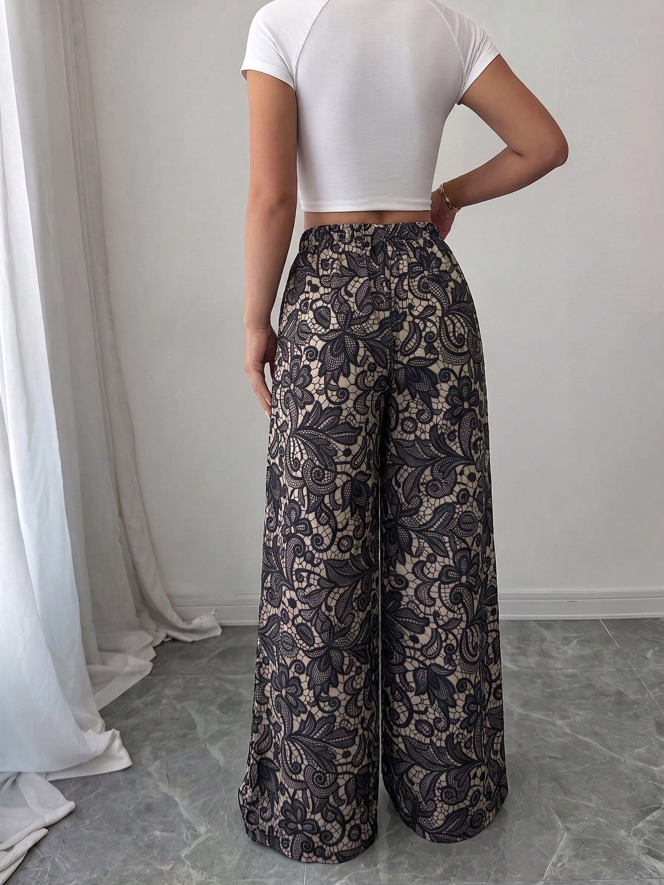 Elenzya Spring/Summer New Casual High-Waist Polka Dot Skorts, Vintage Leather Belt Matching, Elegant Style Suitable For Daily Wear, Work, Graduation Season, Music Festival, Derby, Horse Racing