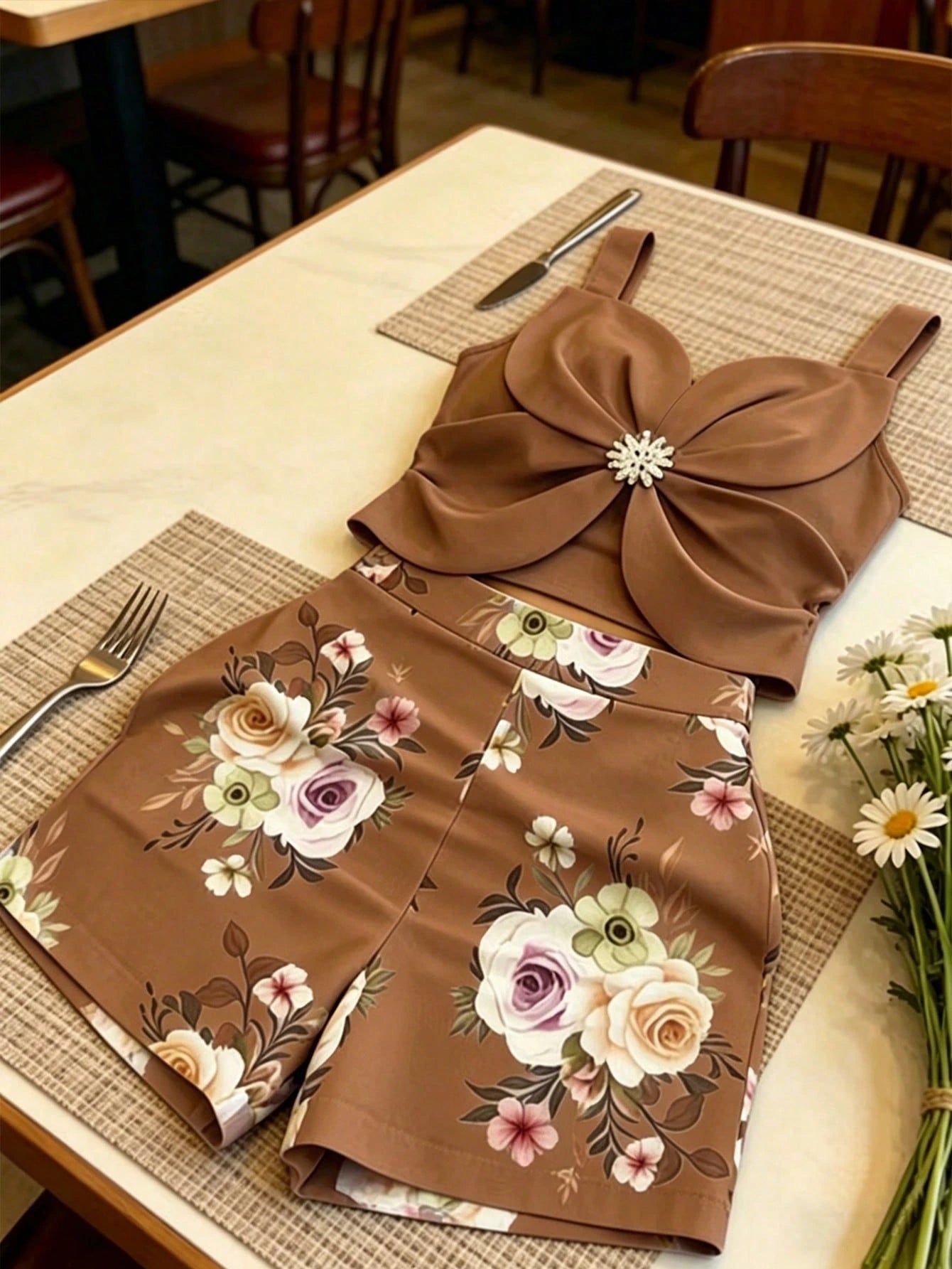 EMERY ROSE Casual Fashion 3D Floral Applique & Flower Print Camisole & Shorts Set