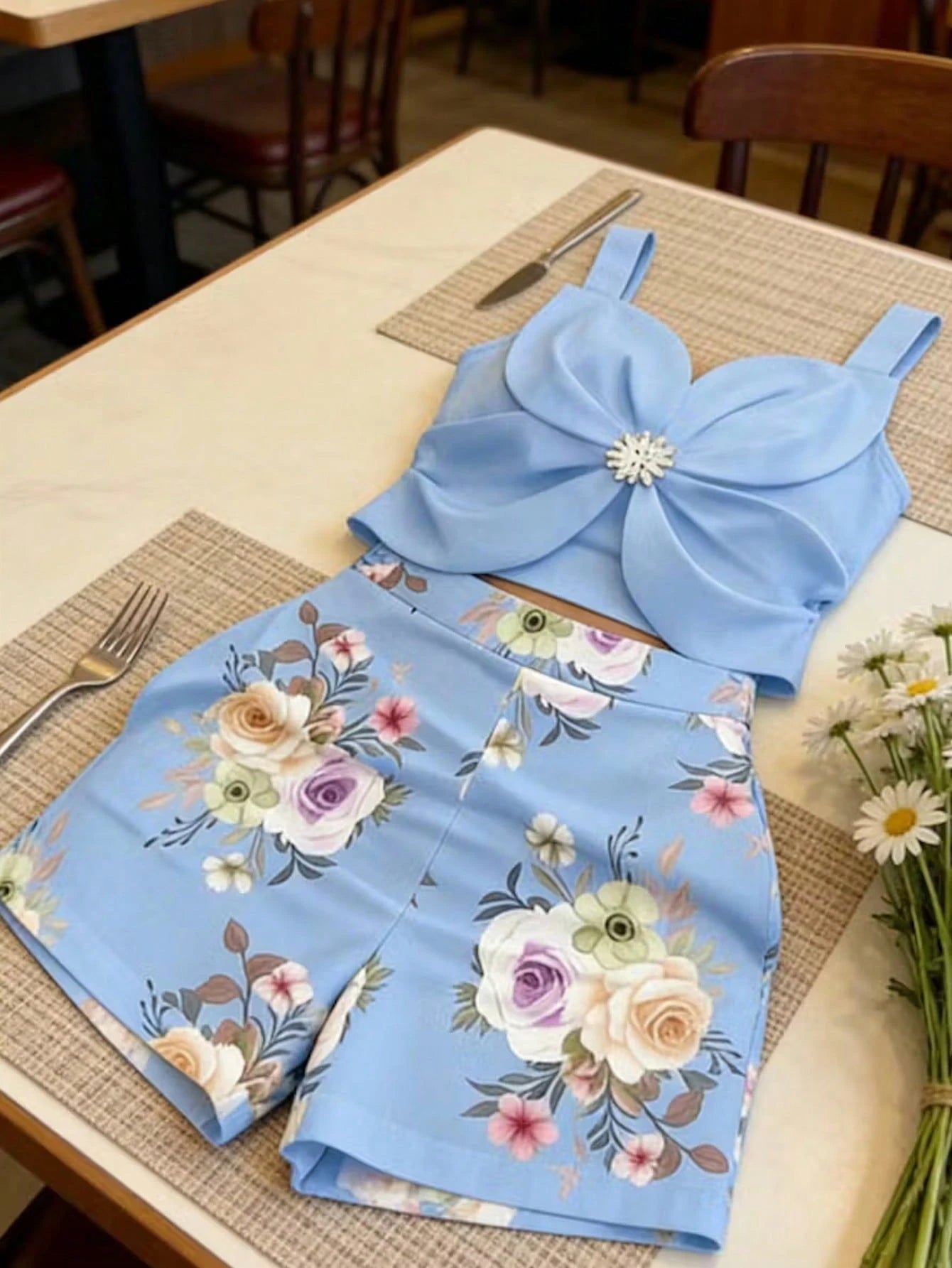 EMERY ROSE Casual Fashion 3D Floral Applique & Flower Print Camisole & Shorts Set