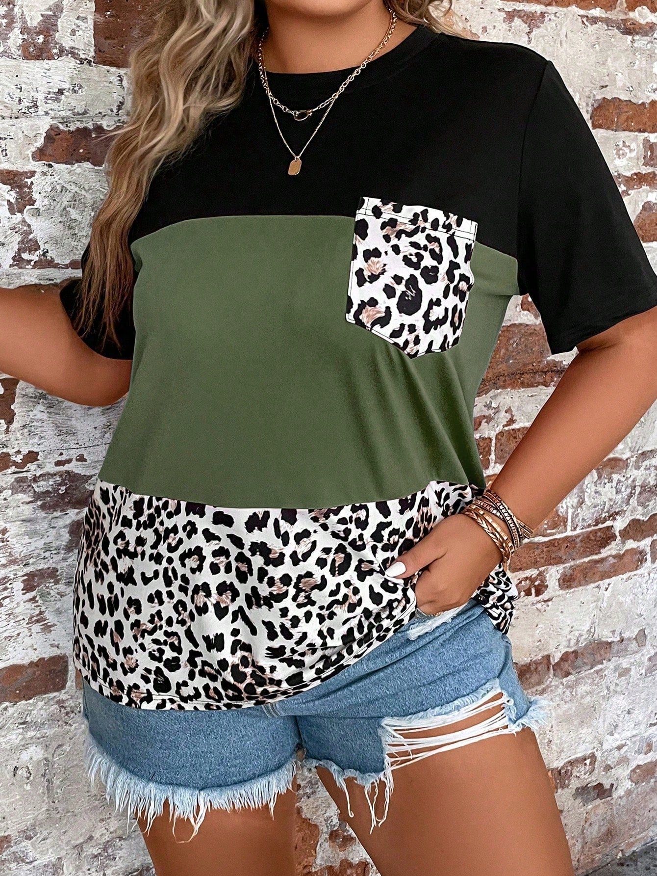 EMERY ROSE Plus Leopard Print Colorblock Patched Pocket Tee For Summer