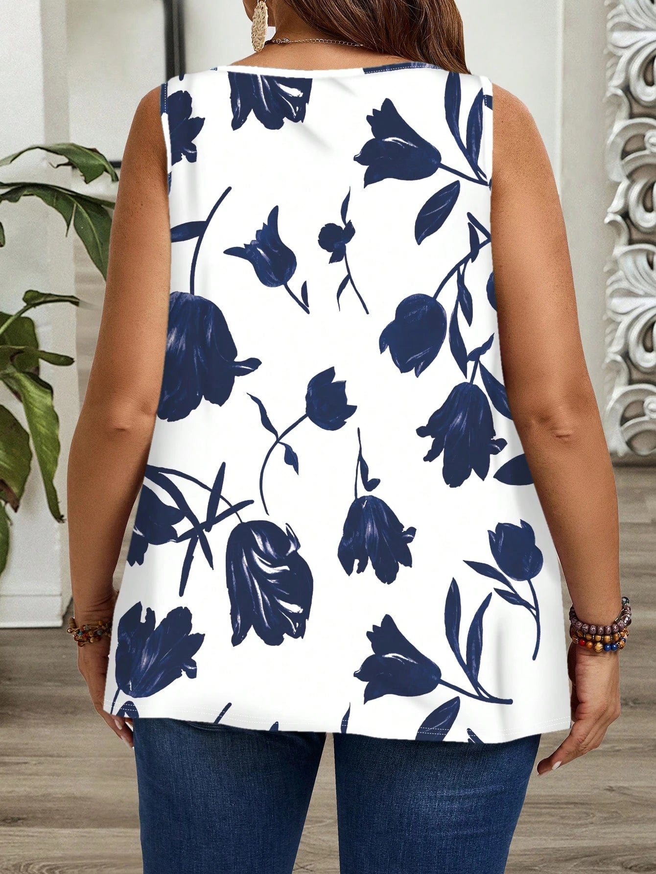 EMERY ROSE Plus Size Loose Fit Casual Sleeveless Top With Ruched Wide Straps, Suitable For Spring/Summer