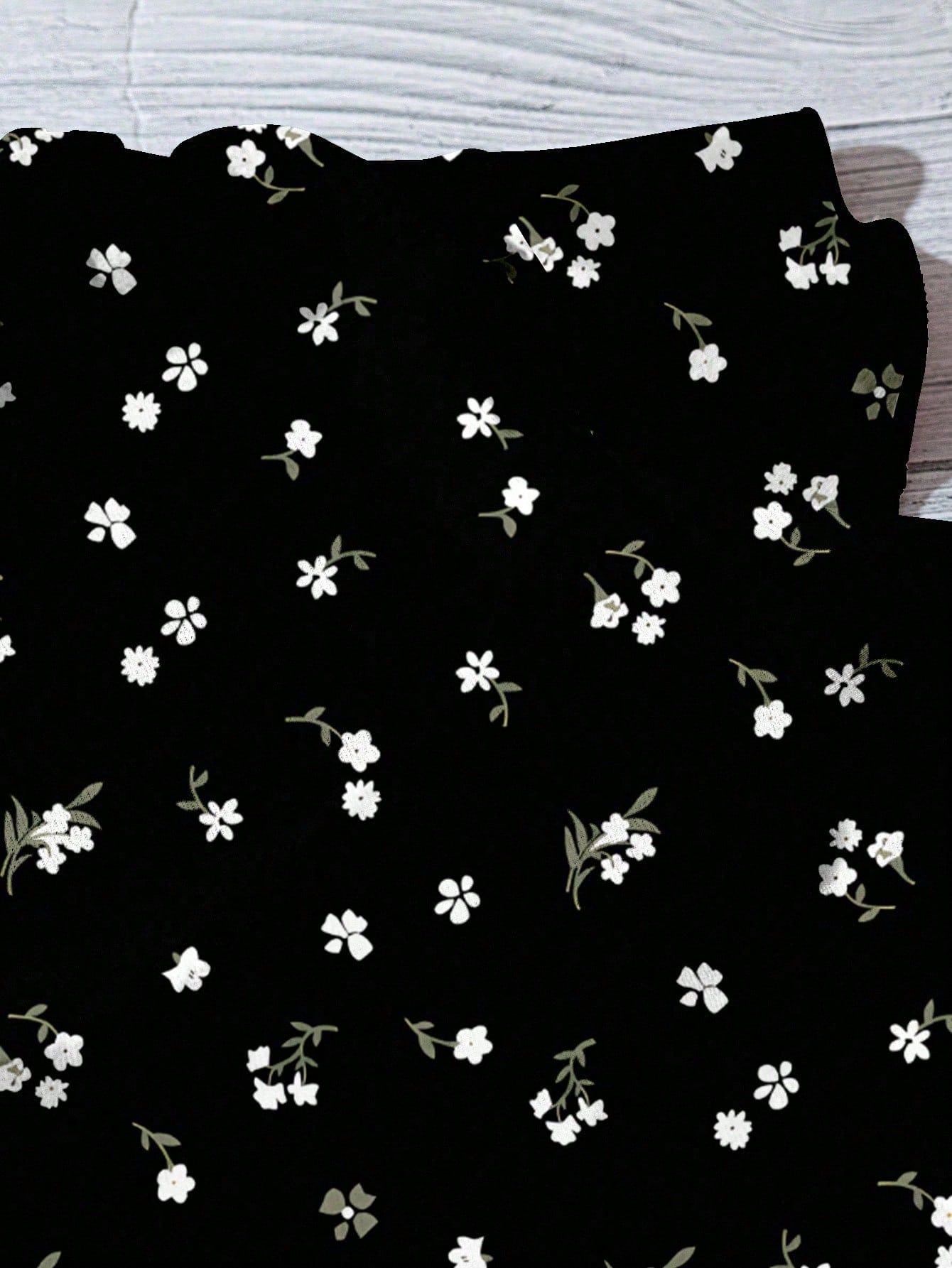 EMERY ROSE Plus Size Women's Vacation Floral Print Button Front Ruffle Trim Casual Blouse Shirt,Black And White,Summer,Boho,Elegant,Holiday,Ditsy Flower Tops