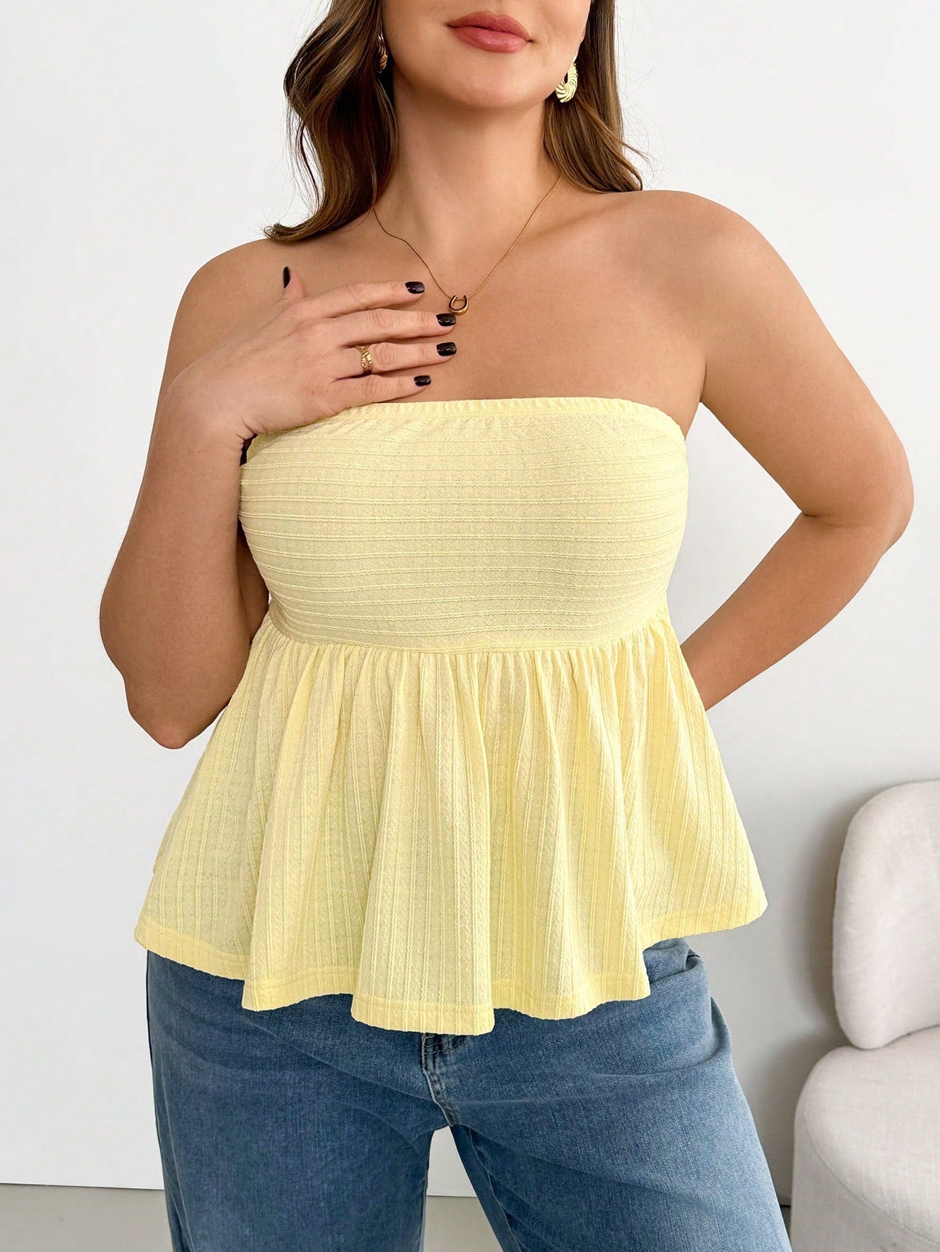 Essnce Plus-Size Women's Butter Yellow Strapless Top, Summer Casual Everyday Fashion Stretchy Comfortable Textured Fabric Basic Versatile Vacation Beach