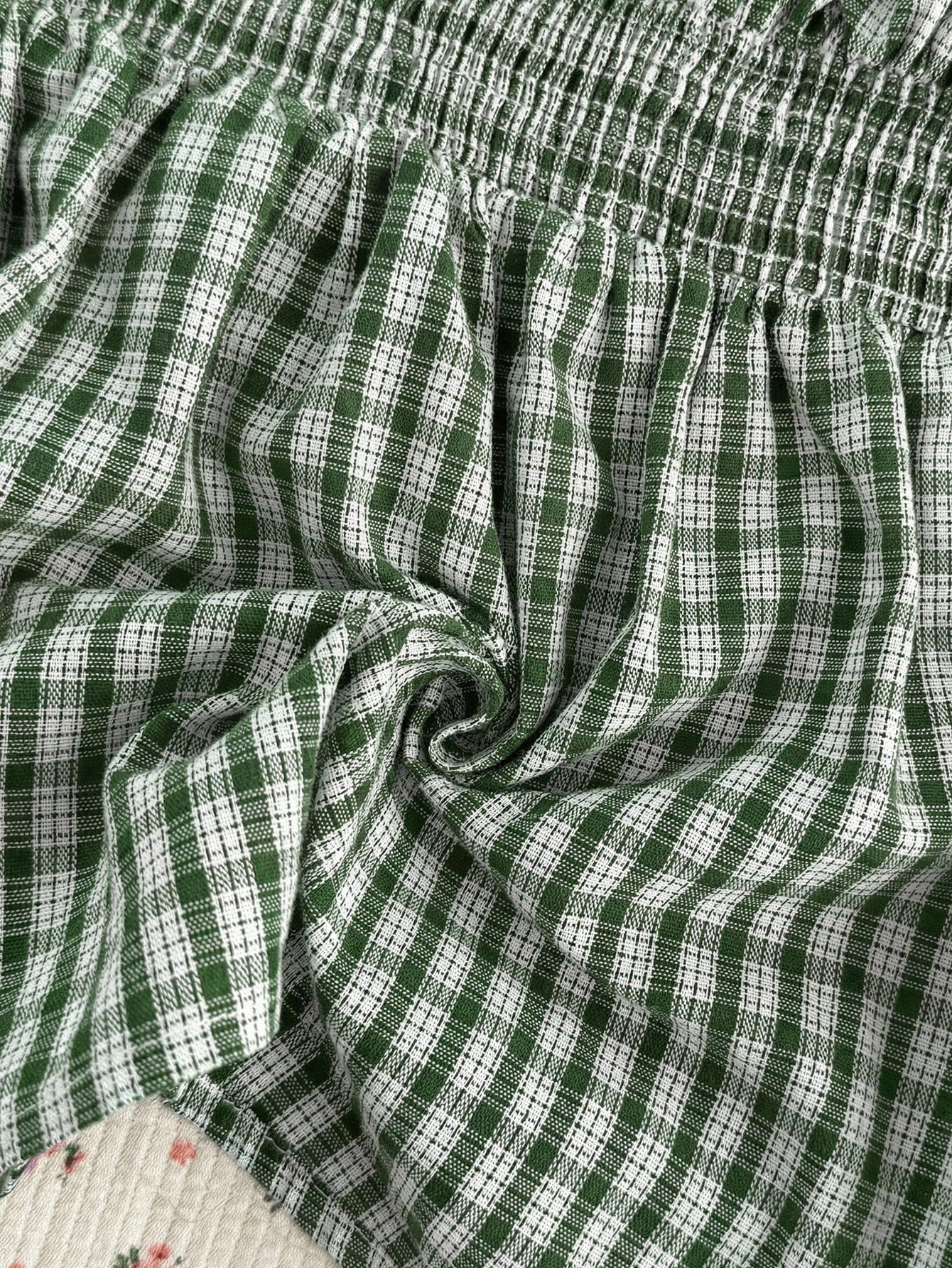 EZwear Plus Size Plaid Print Sweetheart Collar Casual Short Sleeve Gingham Top,Women's White Curve Summer Picnic Sage Green Aesthetic Clothes,Elegant Chic