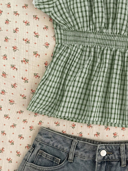 EZwear Plus Size Plaid Print Sweetheart Collar Casual Short Sleeve Gingham Top,Women's White Curve Summer Picnic Sage Green Aesthetic Clothes,Elegant Chic