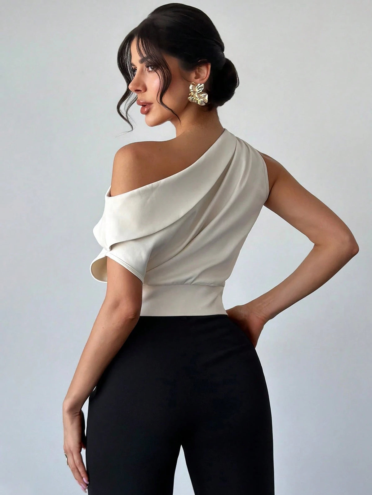 Firerie Women's Elegant Sexy Asymmetric-Shoulder Top,Cream White Summer Pleated Blouse,Tropical Cocktail Party Night Out Apparel,Versatile Office Daily