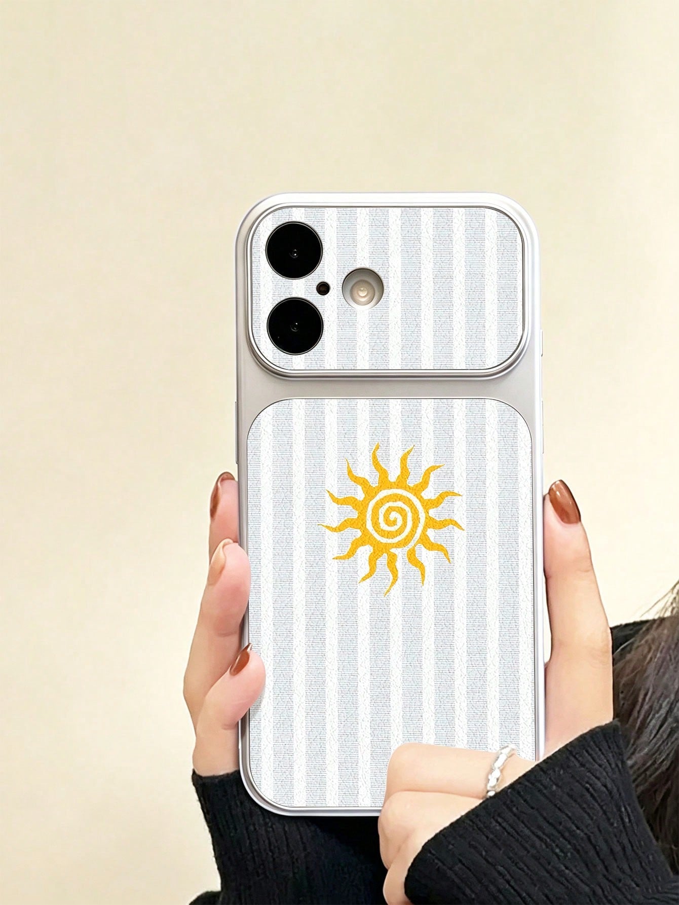 For IPhone17/IPhone17Pro Max/IPhone17pro/16/15/14/13/14/12/11 Series, 1pc Fashionable Personalized Striped Sun Vintage Pattern Full Coverage Button Classic Anti-Drop Metal Paint High-End Texture Soft