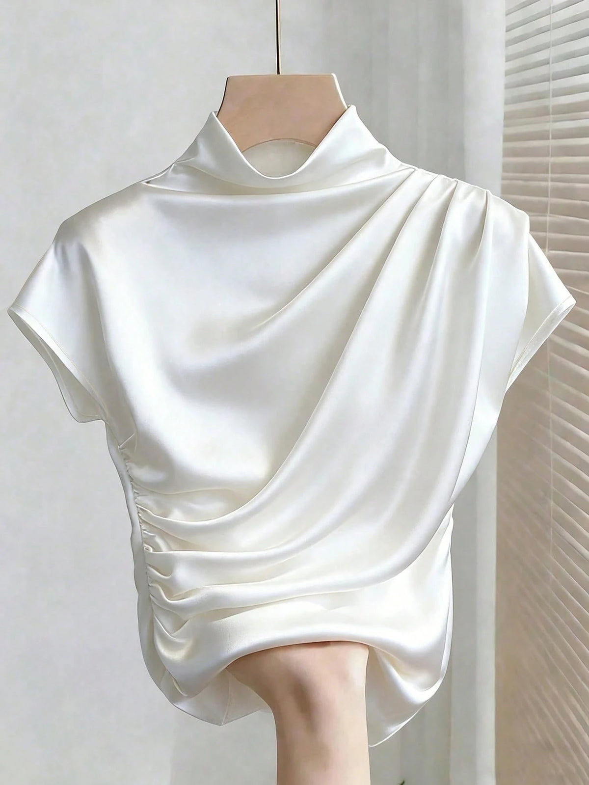 Franclia Casual Versatile Solid Color Pleated Fitted Short Sleeve White T-Shirt For Women