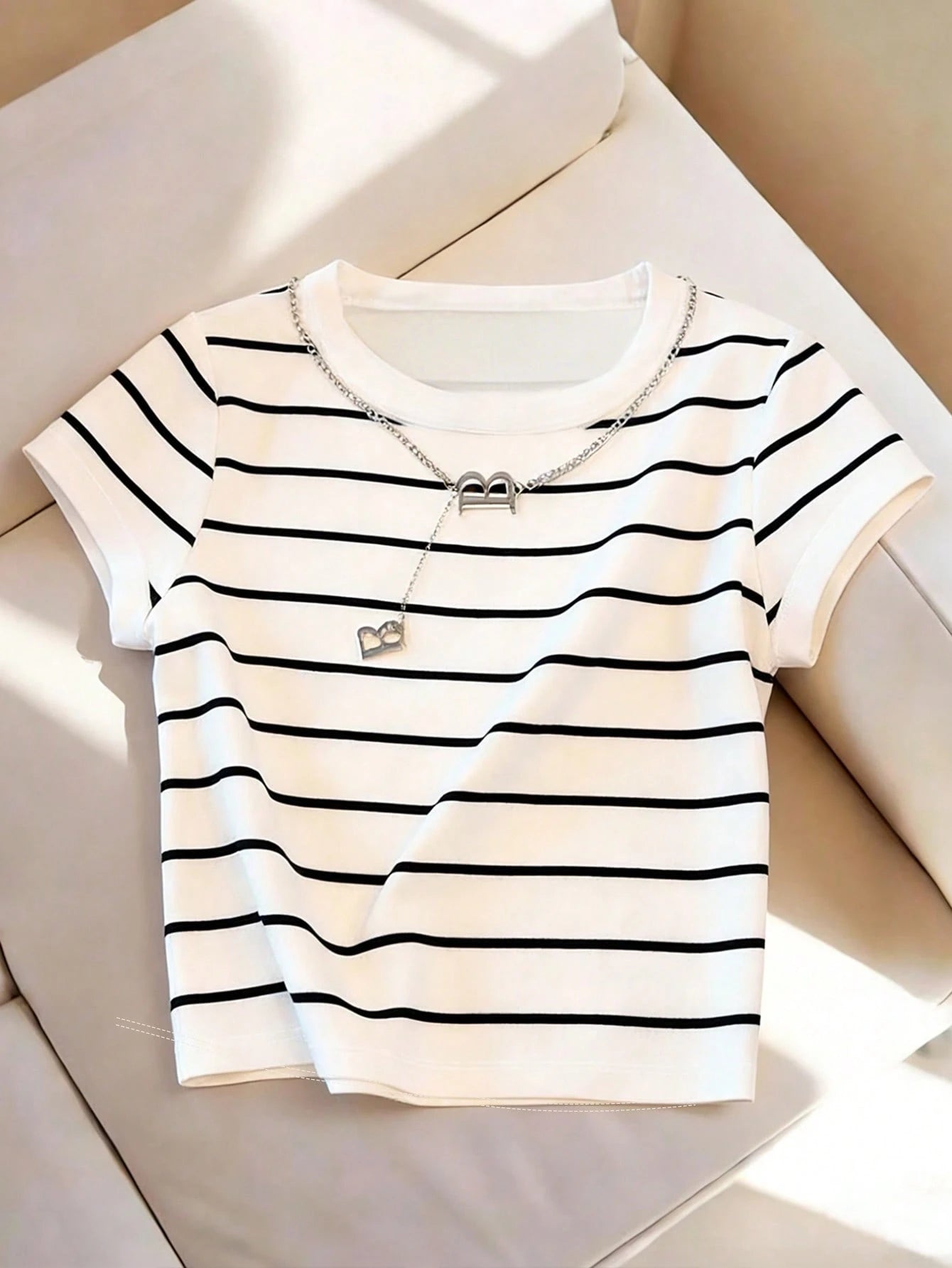 Franclia Women's Black And White Striped Fitted Cropped Short Sleeve T-Shirt,Round Neck Knit Top,Summer Casual City Break Cute Tee Clothes