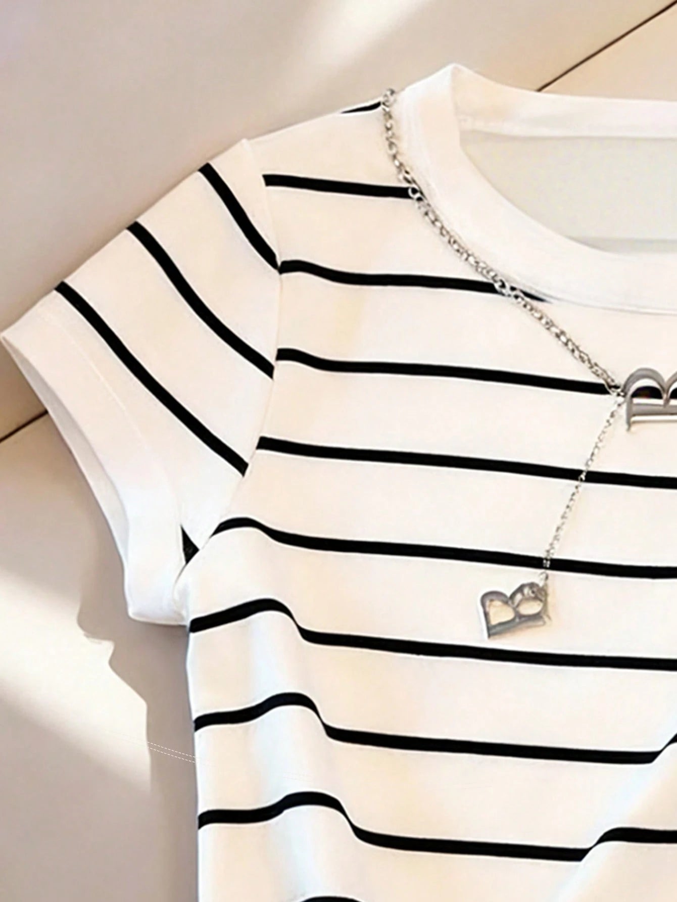 Franclia Women's Black And White Striped Fitted Cropped Short Sleeve T-Shirt,Round Neck Knit Top,Summer Casual City Break Cute Tee Clothes