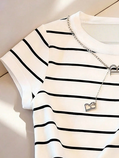 Franclia Women's Black And White Striped Fitted Cropped Short Sleeve T-Shirt,Round Neck Knit Top,Summer Casual City Break Cute Tee Clothes