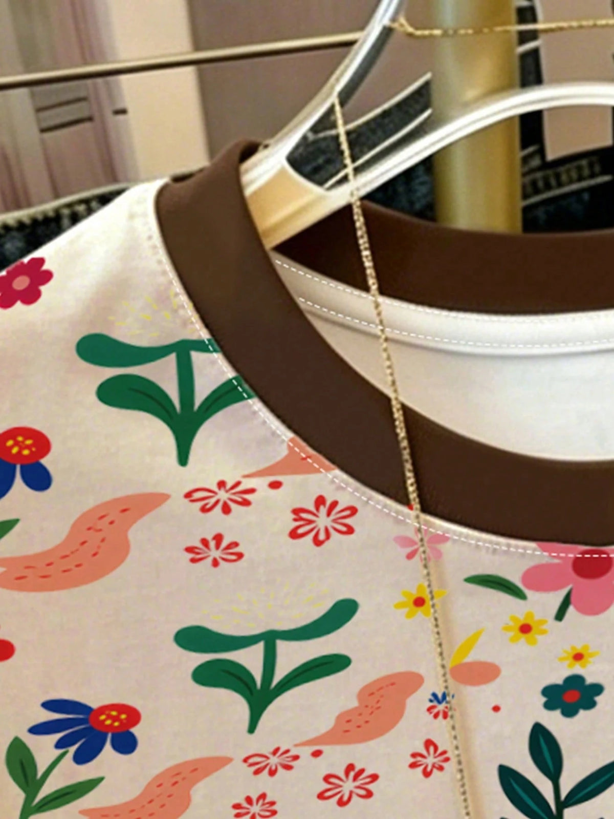 Franclia Women's Casual Versatile Colorful Shell Embroidered Floral Print Round Neck Short Sleeve T-Shirt
