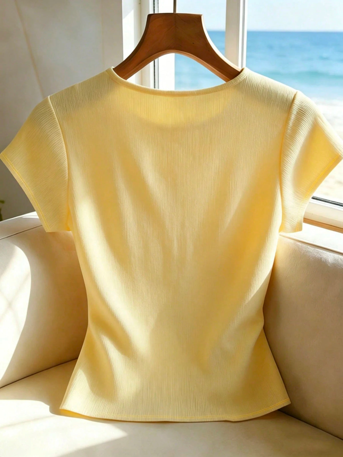 Franclia Women's Round Neck Bow-Decorated Short-Sleeved T-Shirt,Pale Yellow,Summer,Elegant,Holiday,Tea Party,Holiday,Casual Top For Beach,Vacation,Y2K Style
