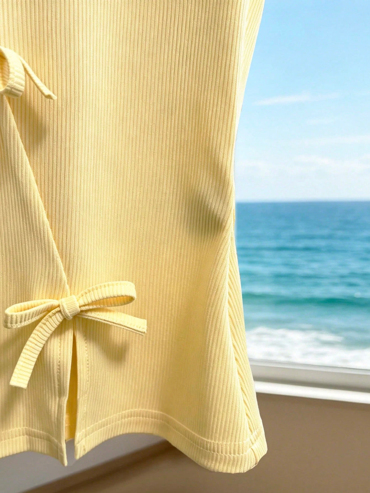 Franclia Women's Round Neck Bow-Decorated Short-Sleeved T-Shirt,Pale Yellow,Summer,Elegant,Holiday,Tea Party,Holiday,Casual Top For Beach,Vacation,Y2K Style