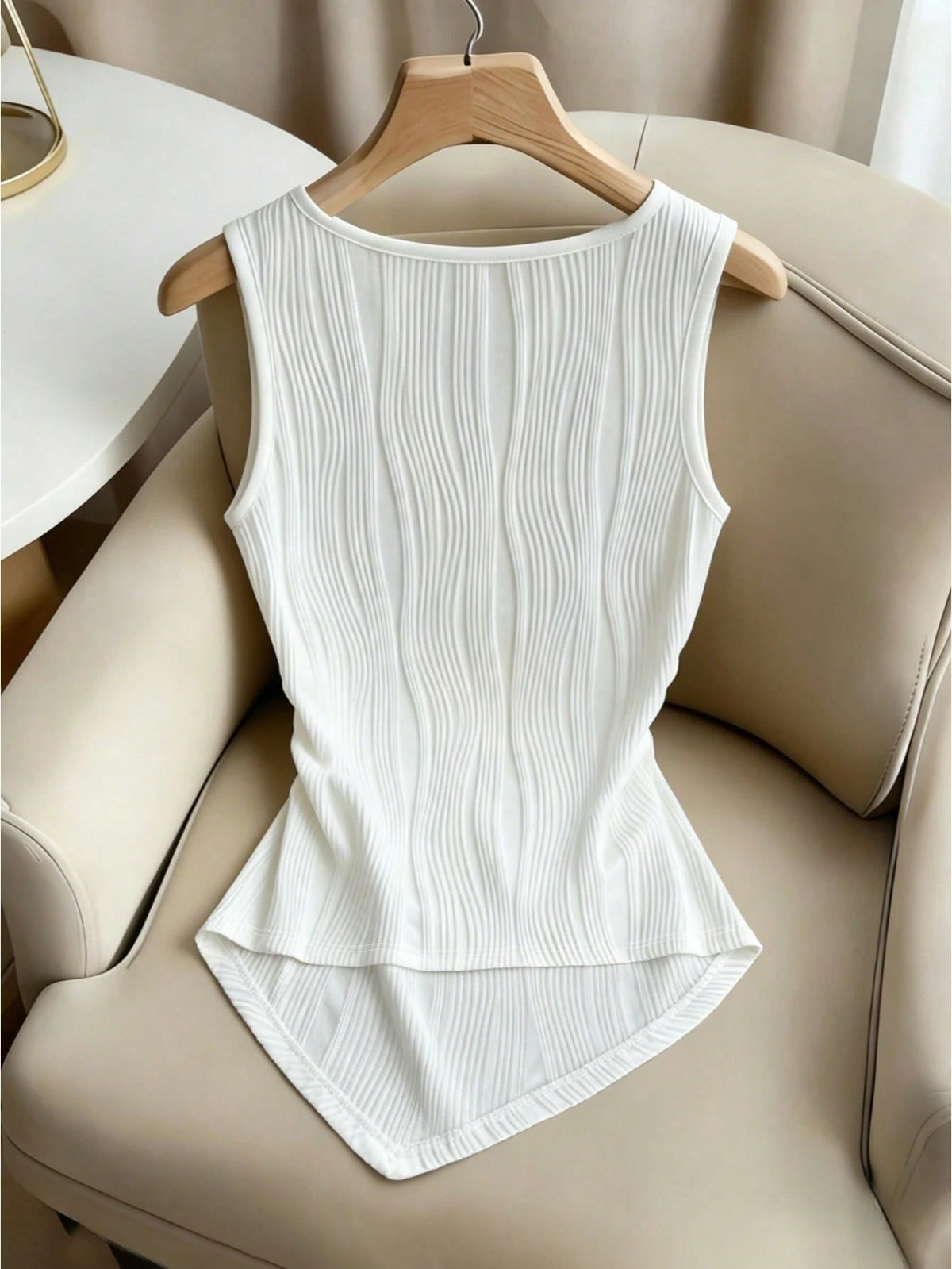 Franclia Women's White Sleeveless V-Neck Tank Top,Chic Elegant Summer Everyday Knit Fabric,Asymmetrical Wavy Hem,Elastic Sides,Fitted Versatile All-Match
