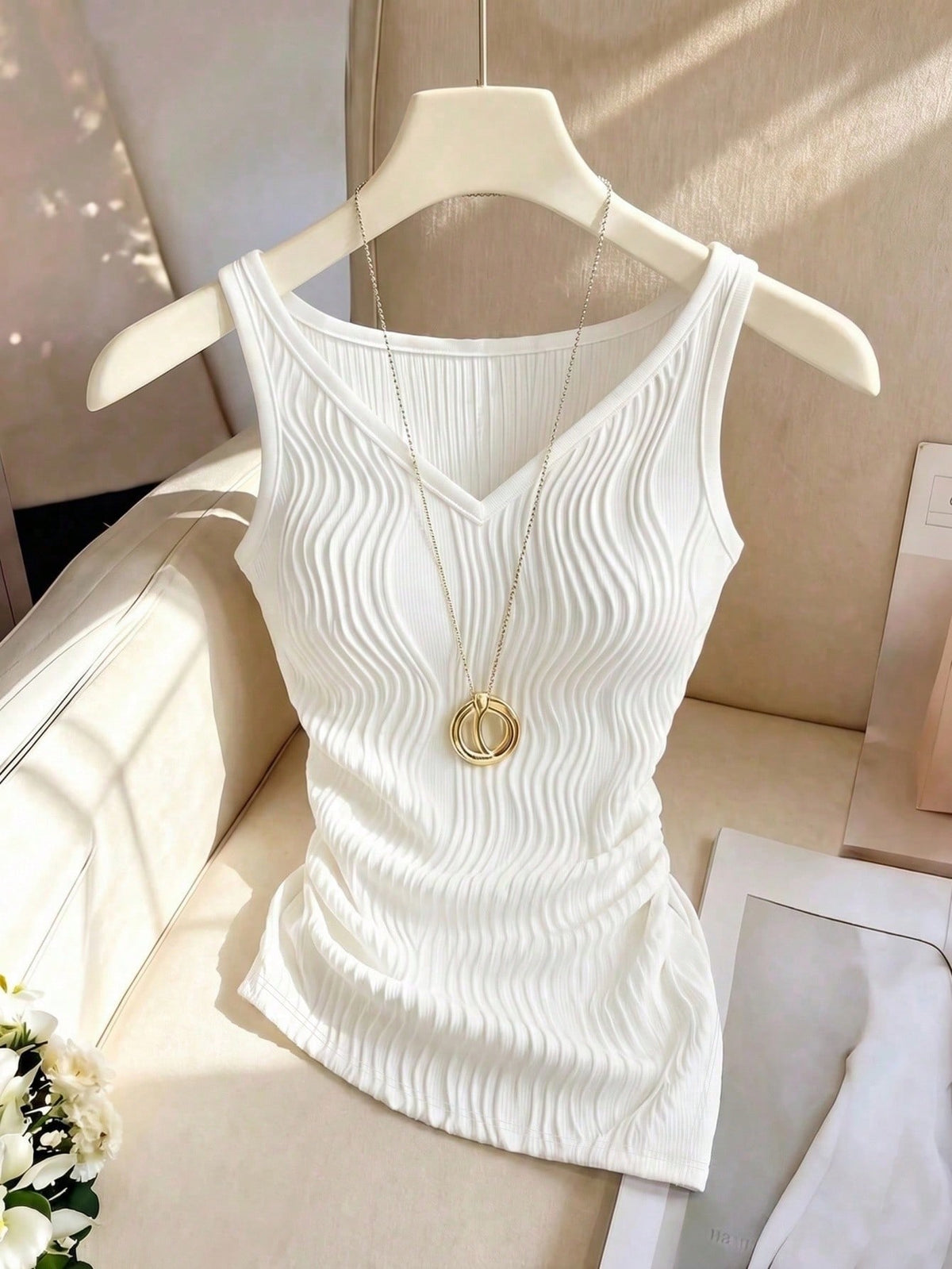 Franclia Women's White Sleeveless V-Neck Tank Top,Chic Elegant Summer Everyday Knit Fabric,Asymmetrical Wavy Hem,Elastic Sides,Fitted Versatile All-Match