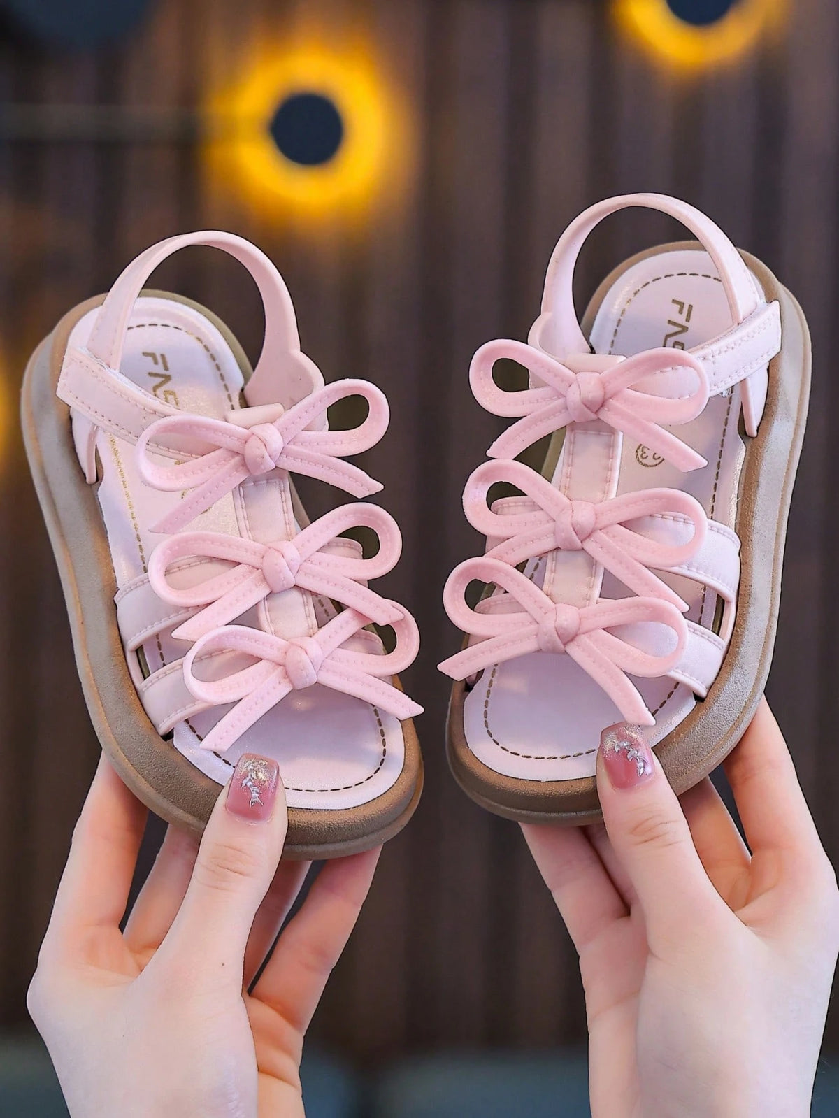 Girls' Sandals Beach Shoes Spring Summer New Sweet Bow Fashion Versatile Indoor Soft Sole Comfortable