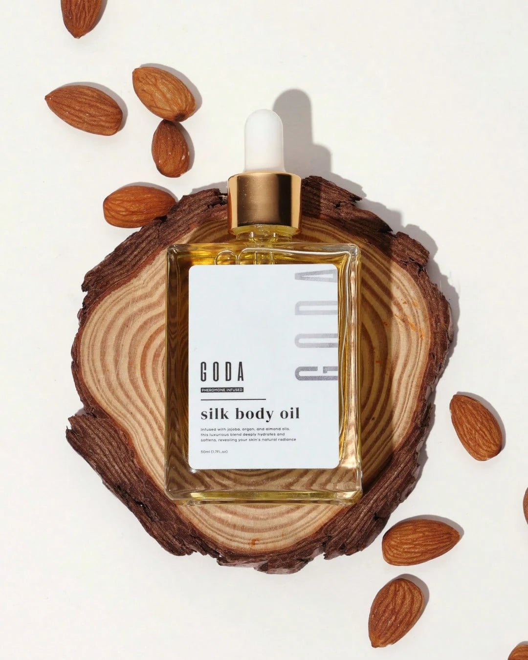GODA Silk Body Oil 50ml – Relaxing Unisex Fragrance Oil With Lavender, Chamomile, Bergamot & Vanilla – Perfect For Meditation, Yoga, Cozy Evenings & Self-Care – FREE Gift: GODA For Her Perfume For Wom