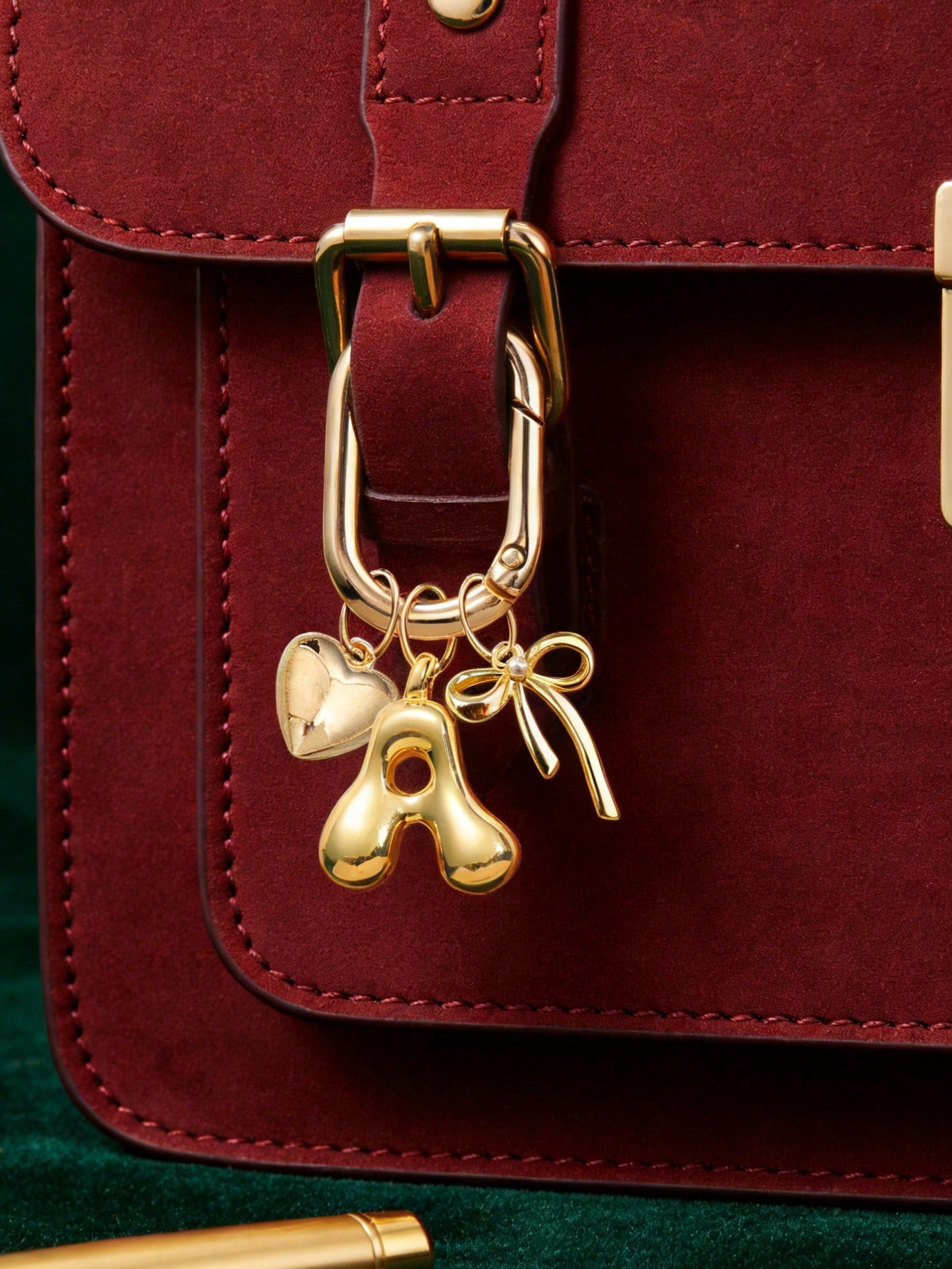 Gold Bubble Letter A-Z Keychain, Cute Letter Pendant With Heart Bow, Shiny Metal Letter Keychain, Personalized Bag Charm, Handbag Backpack Key Ring Accessory, Suitable For Daily Use, Travel, School, S