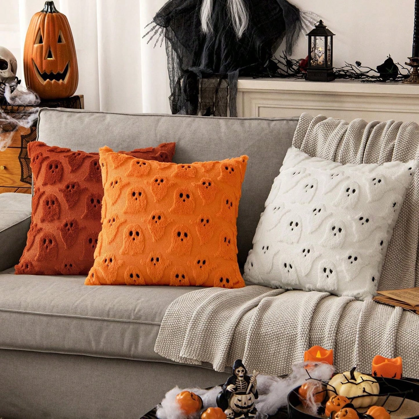 Halloween Pillowcase Cute Ghost Throw Pillow Cover 18x18 Inch 2pcs Set Soft Plush Faux Fur Autumn Decor Sofa Bed Porch Living Room Cushion Cover