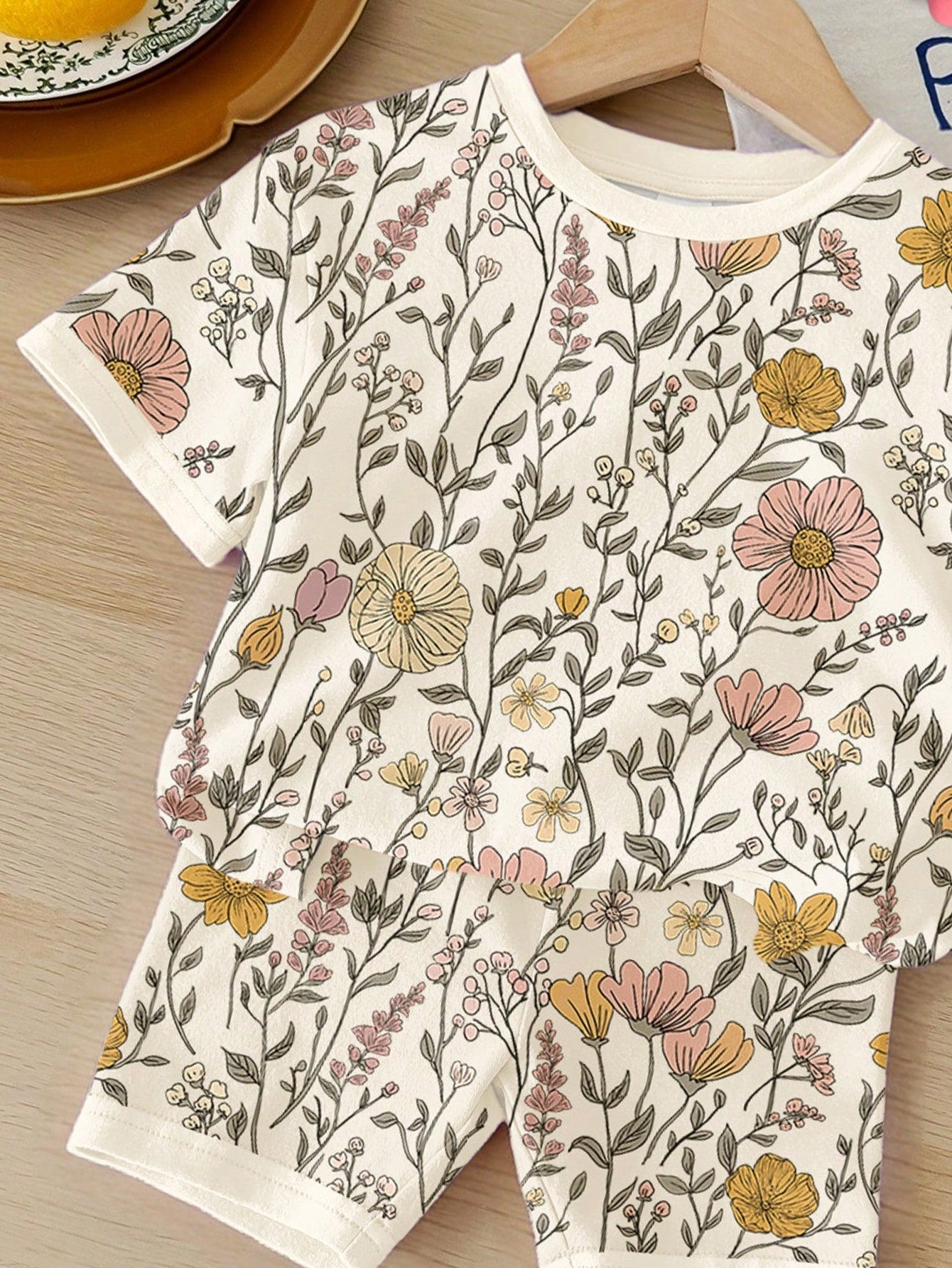 Happikins Bohemian Ditsy Floral,Baby Girl Casual Minimalist Round Neck Loose Short Sleeve T-Shirt And Snug Fit Shorts Set,Suitable For Spring Summer