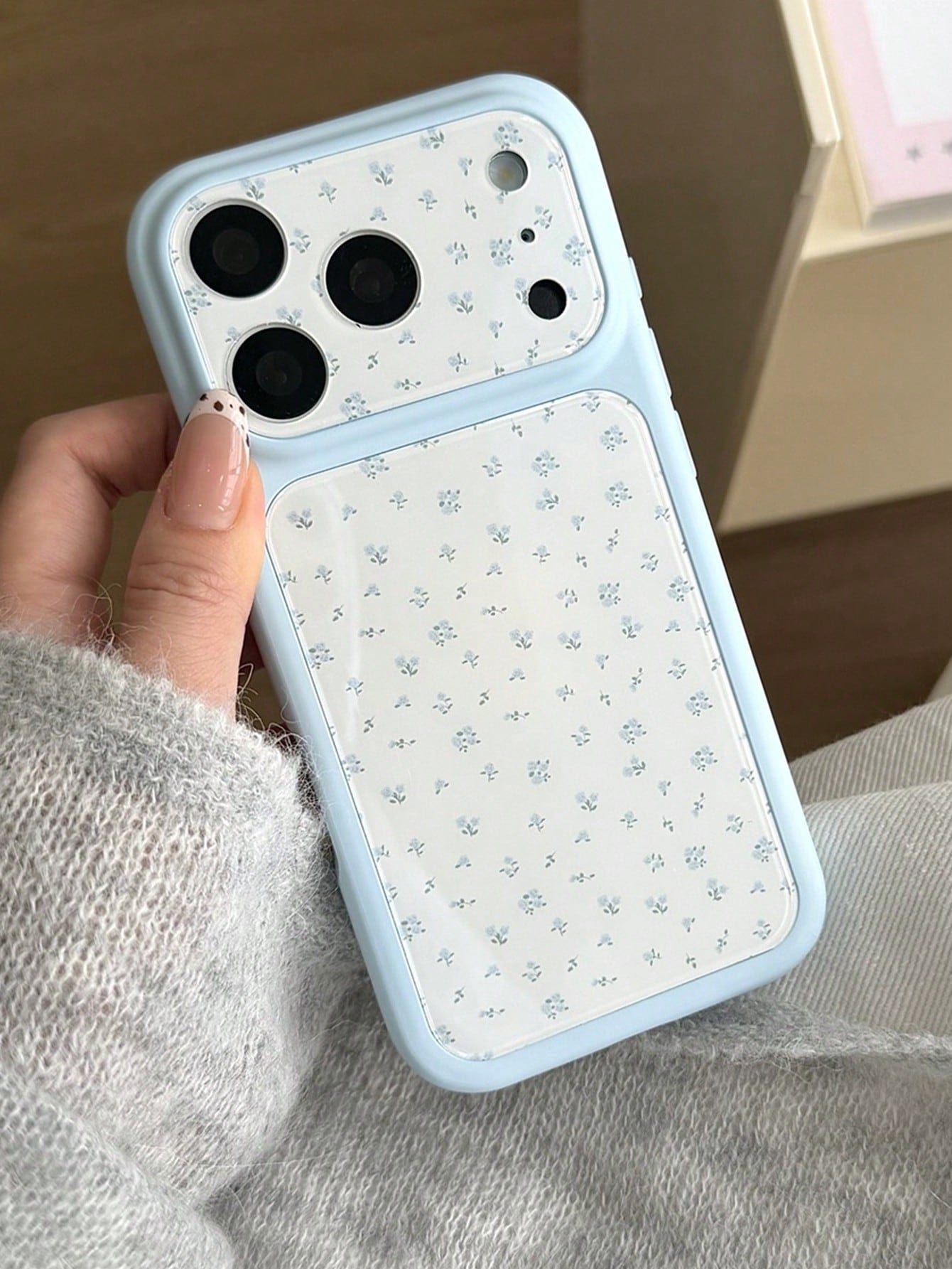 High-End Glossy Smooth Full-Screen Ditsy Floral Corning Blue Phone Case Compatible With Iphone 17 Pro Max, Air 16, 15, 14, 13, 12, 11 Pro Max Plus 14/15/16 Pro, Niche 17 PM Large Window Case