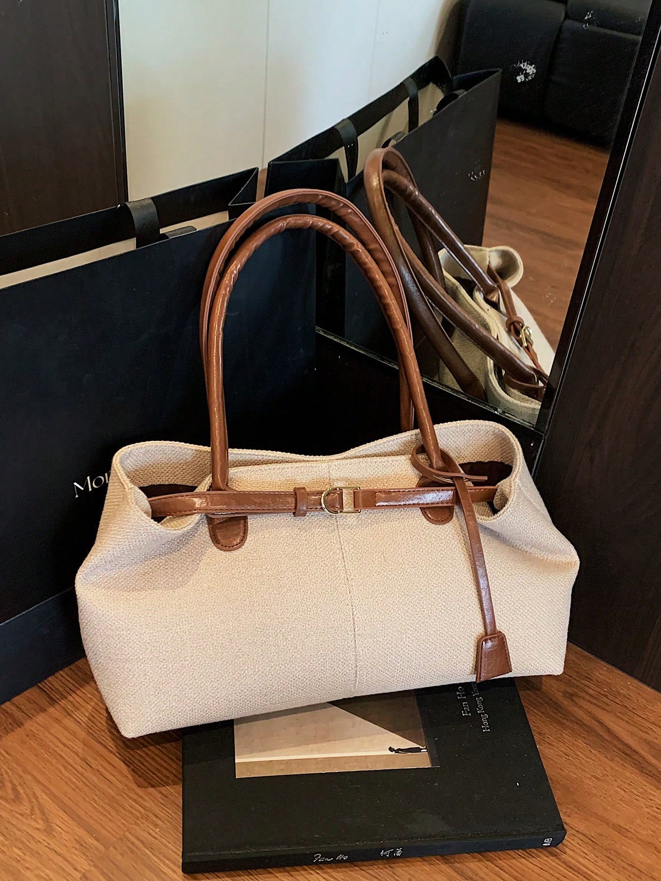 High-Quality Minimalist Fashion Hot Selling New Chic Large Capacity Refined Exquisite Niche Design Elegant Commuting Tote Bag Suitable For Shopping, Vacation, Travel, Vintage Underarm Shoulder Tote (1