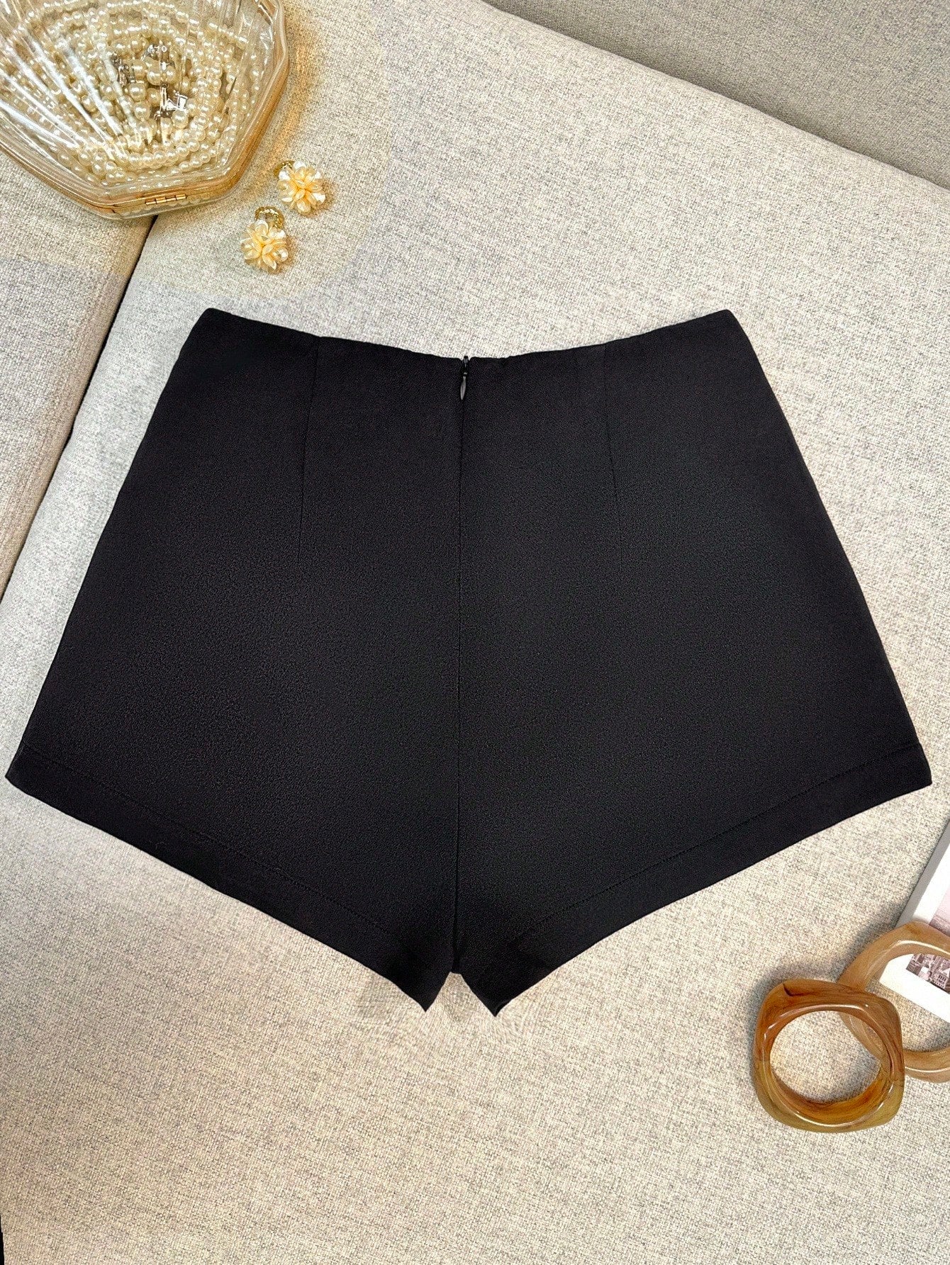 INAWLY Women's Solid Color Back Zipper Design Casual Versatile Shorts