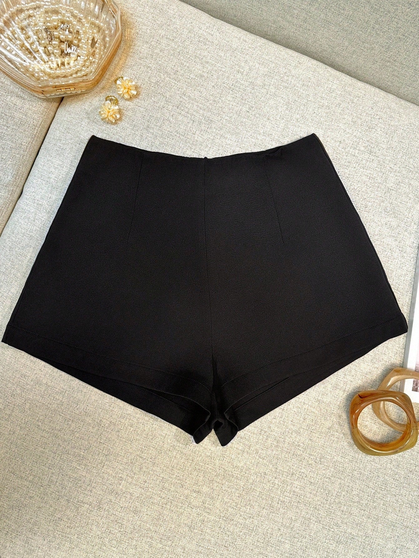 INAWLY Women's Solid Color Back Zipper Design Casual Versatile Shorts
