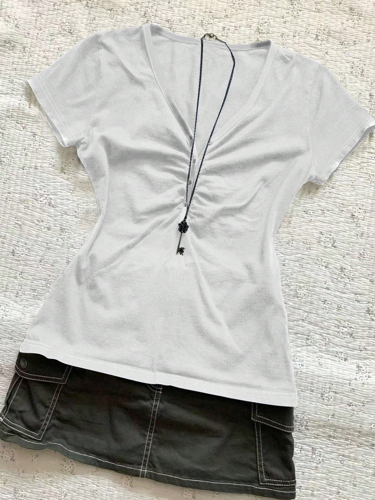 IslaSuriya Women's Casual Solid Color Fitted Waist T-Shirt, Summer