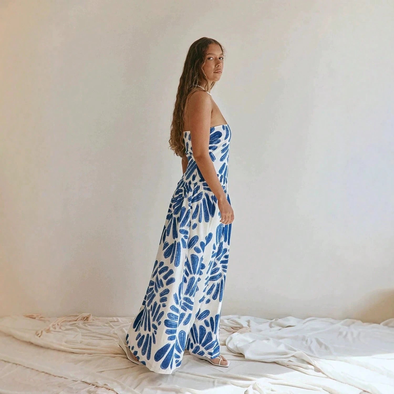KZKZWK Abstract Brushstroke Print Strapless Maxi Dress, White & Blue A-Line Vacation Sundress