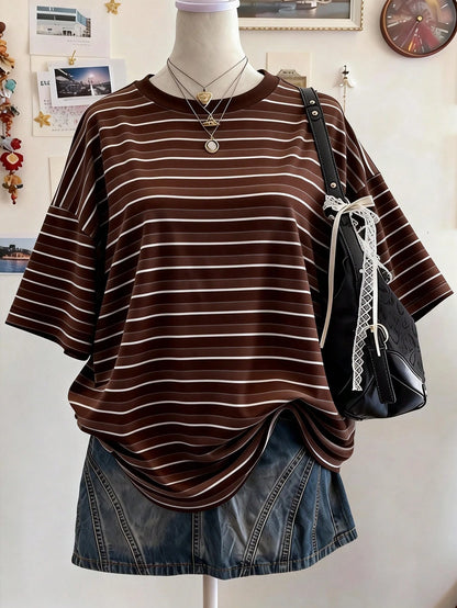 Lalippa Striped Digital Silver Fox Design Minimalist Plus Size Women Long Round Neck Drop Shoulder T-Shirt, Gift For Friends