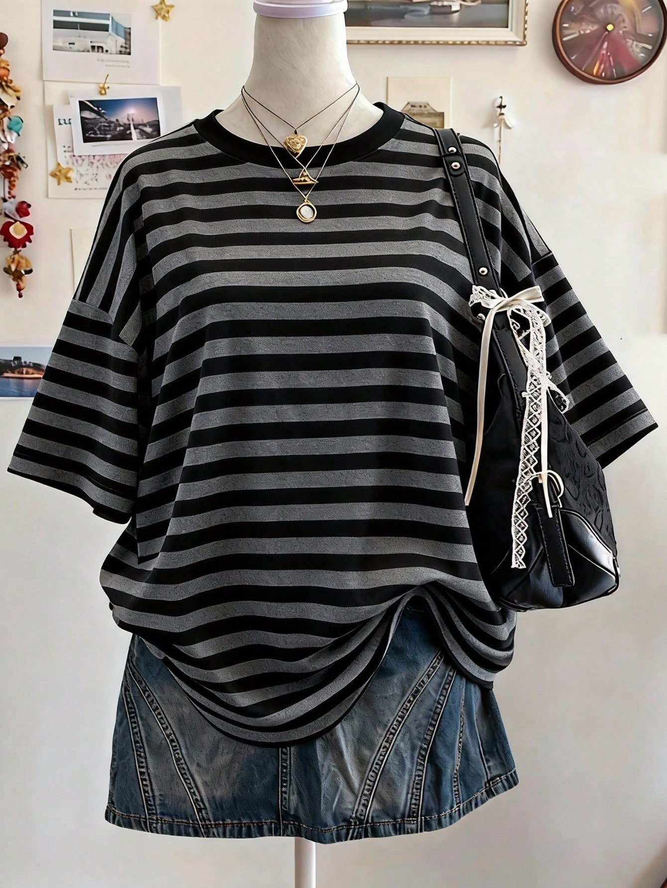 Lalippa Striped Digital Silver Fox Design Minimalist Plus Size Women Long Round Neck Drop Shoulder T-Shirt, Gift For Friends
