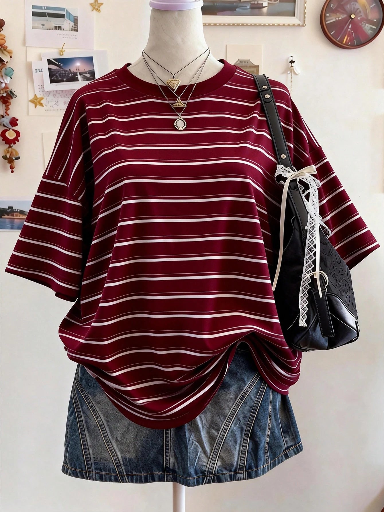 Lalippa Striped Digital Silver Fox Design Minimalist Plus Size Women Long Round Neck Drop Shoulder T-Shirt, Gift For Friends