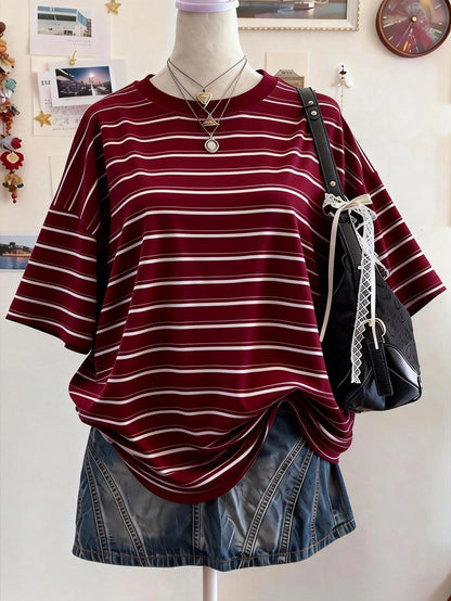 Lalippa Striped Digital Silver Fox Design Minimalist Plus Size Women Long Round Neck Drop Shoulder T-Shirt, Gift For Friends