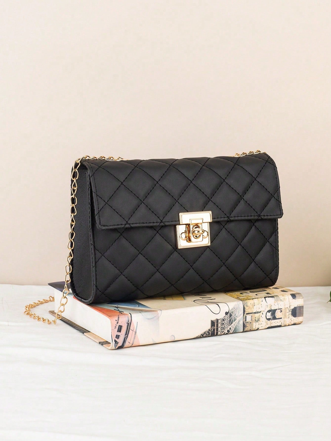 Large Capacity Quilted Chain Small Square Bag, Minimalist Style Quilted Lock Chain Bag, Elegant Elegant Shoulder Small Square Bag, Metal Lock Design Shoulder Crossbody Women's Bag, Suitable For Daily