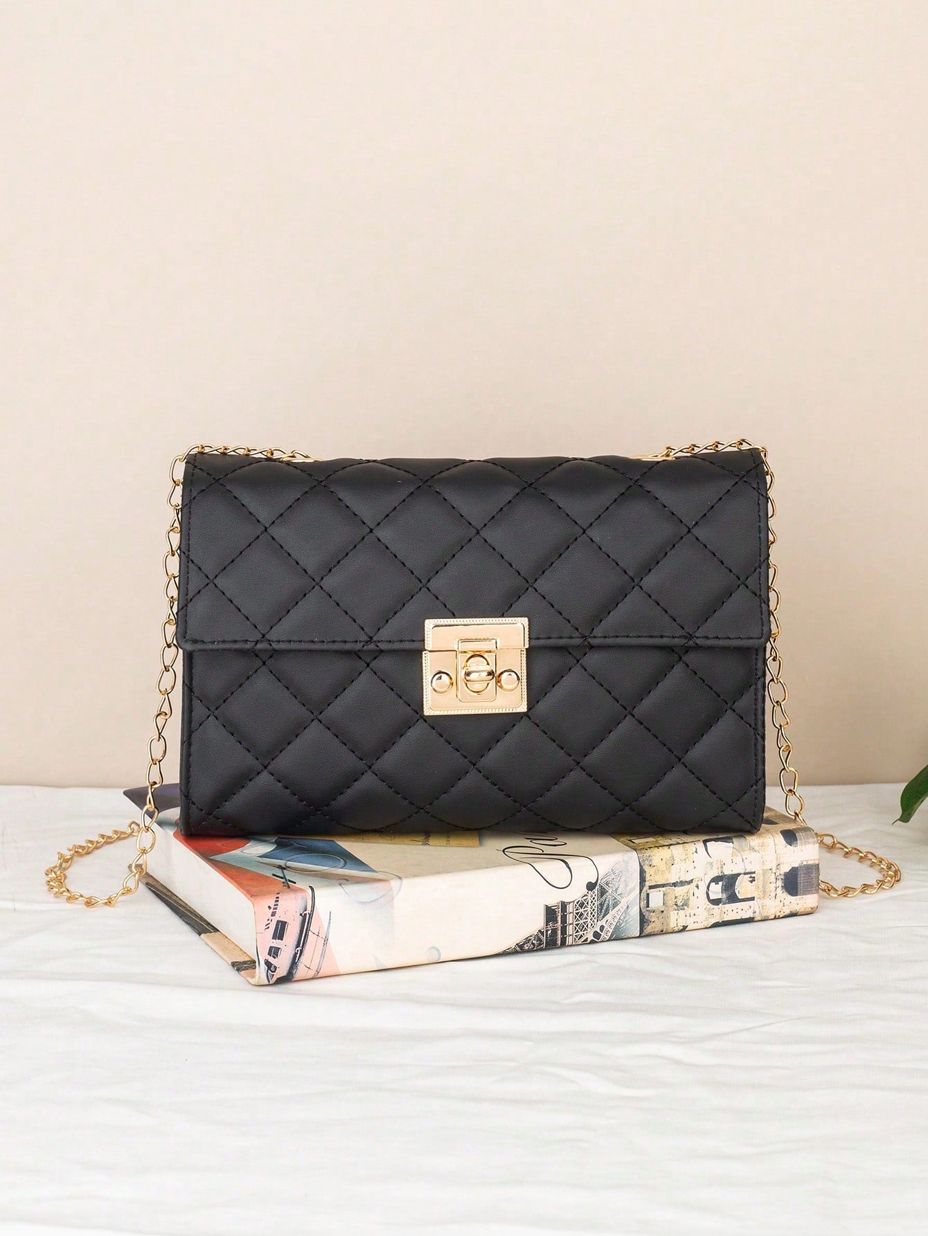 Large Capacity Quilted Chain Small Square Bag, Minimalist Style Quilted Lock Chain Bag, Elegant Elegant Shoulder Small Square Bag, Metal Lock Design Shoulder Crossbody Women's Bag, Suitable For Daily