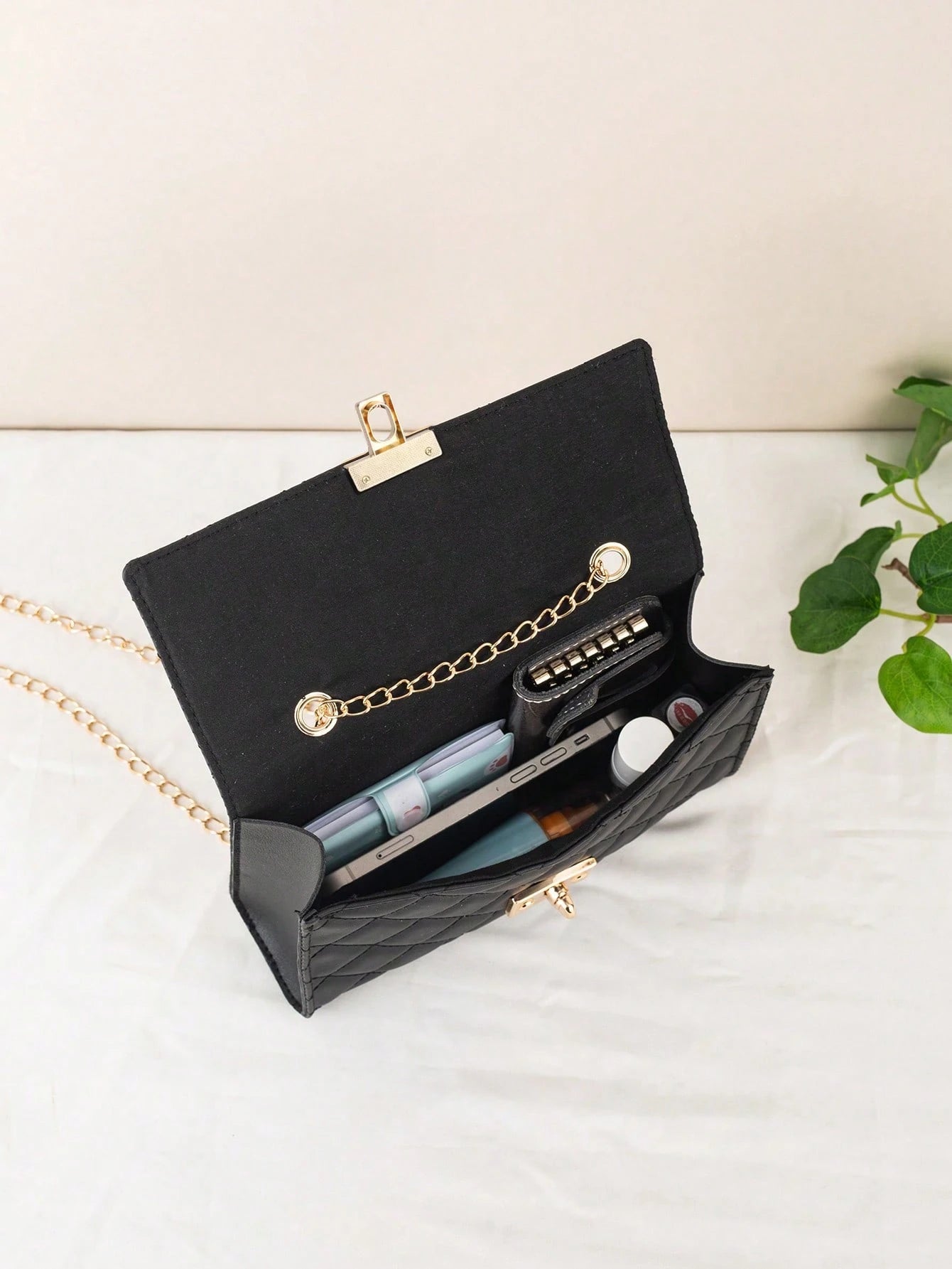 Large Capacity Quilted Chain Small Square Bag, Minimalist Style Quilted Lock Chain Bag, Elegant Elegant Shoulder Small Square Bag, Metal Lock Design Shoulder Crossbody Women's Bag, Suitable For Daily