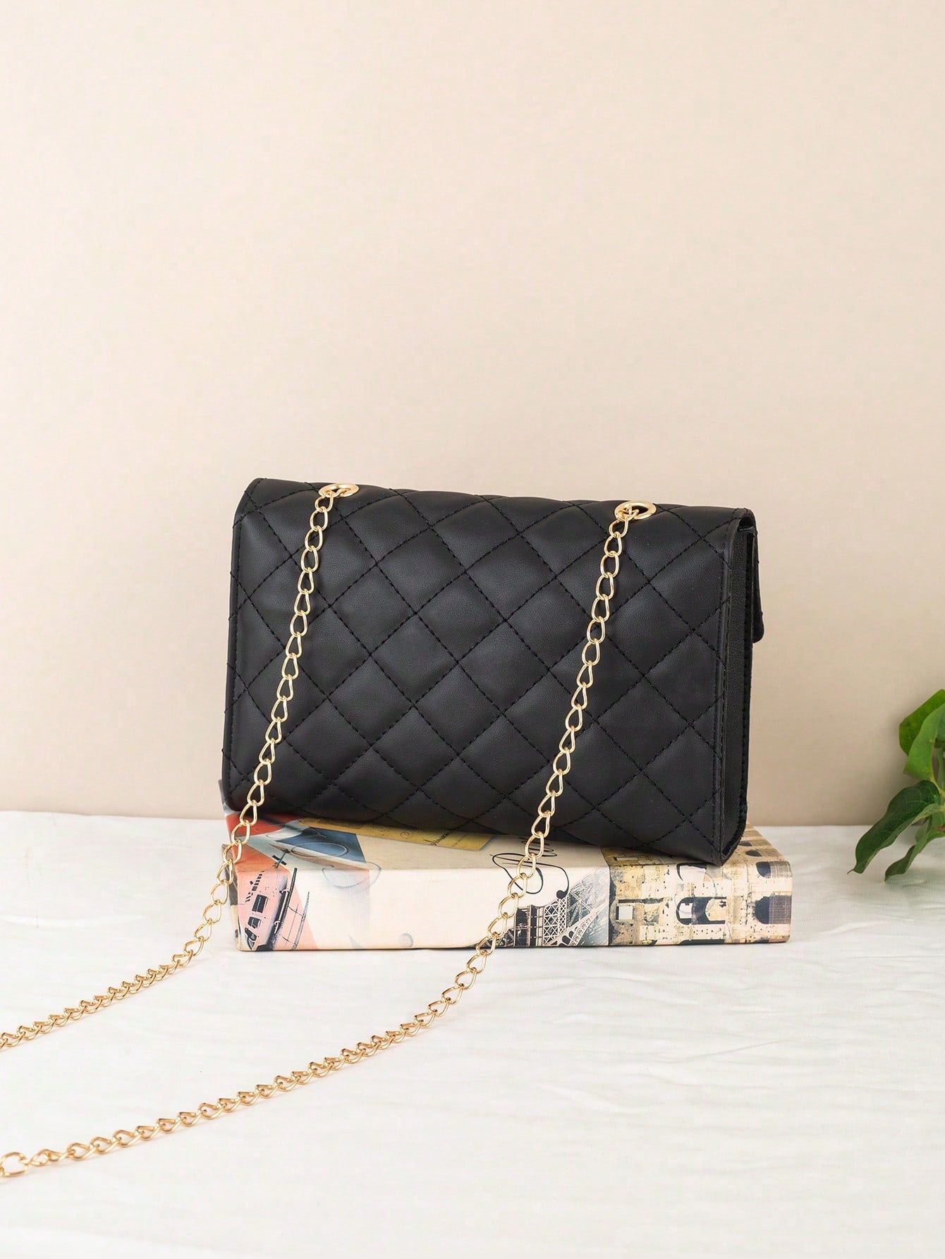 Large Capacity Quilted Chain Small Square Bag, Minimalist Style Quilted Lock Chain Bag, Elegant Elegant Shoulder Small Square Bag, Metal Lock Design Shoulder Crossbody Women's Bag, Suitable For Daily