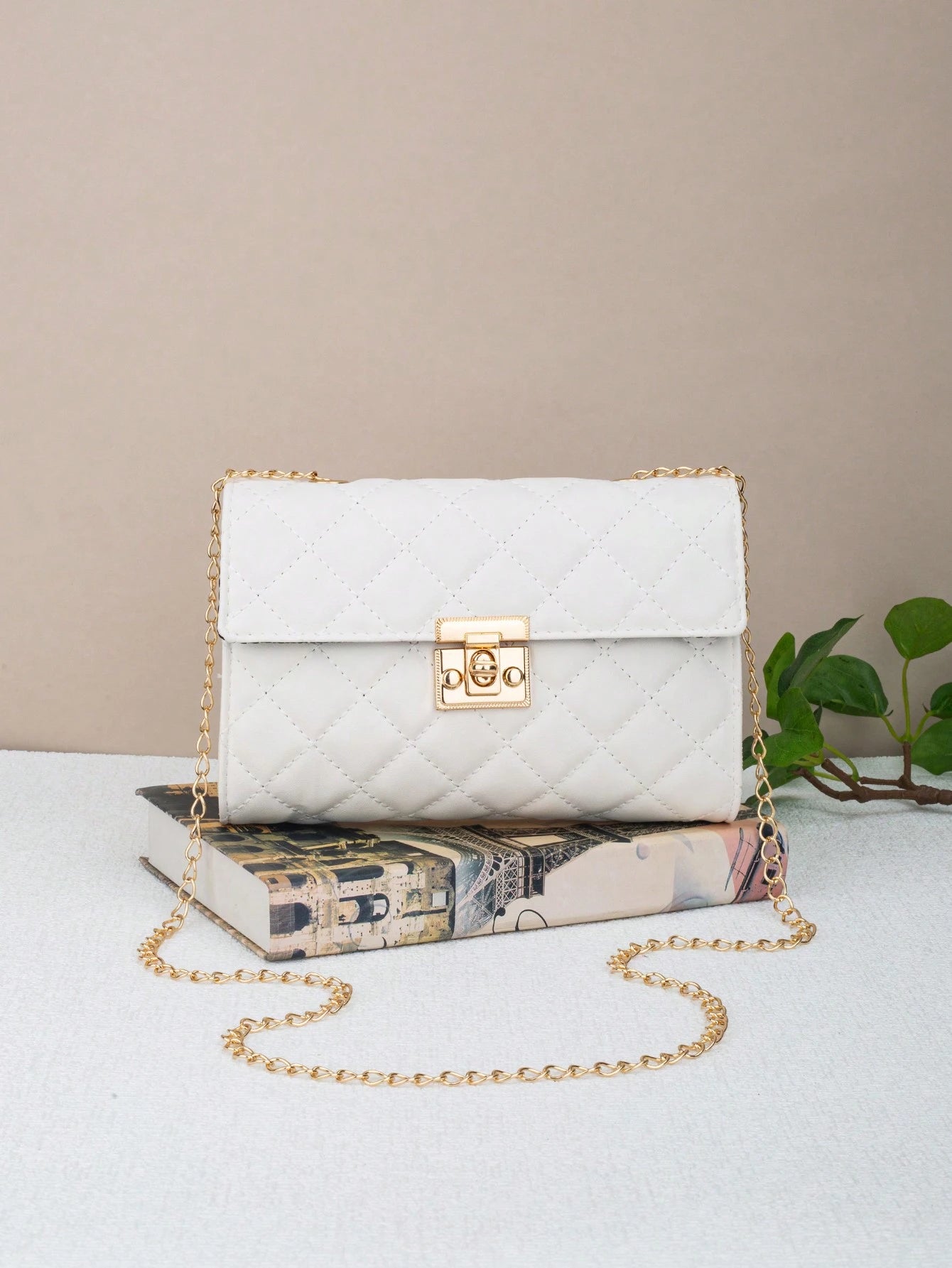 Large Capacity Quilted Chain Small Square Bag, Minimalist Style Quilted Lock Chain Bag, Elegant Elegant Shoulder Small Square Bag, Metal Lock Design Shoulder Crossbody Women's Bag, Suitable For Daily