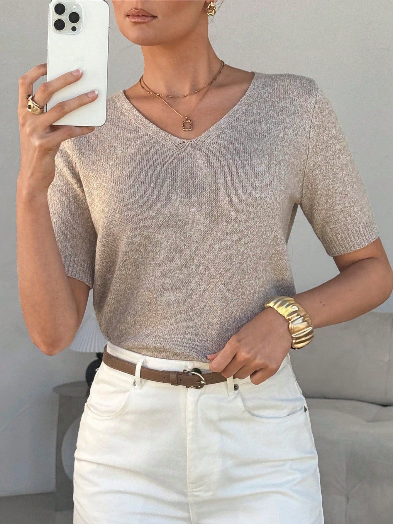 Lavishia Women's Elegant Minimalist V-Neck Short Sleeve Fancy Yarn Knit Top Suitable For Daily Wear Office Loose Casual Sleeveless Vest Summer Beige