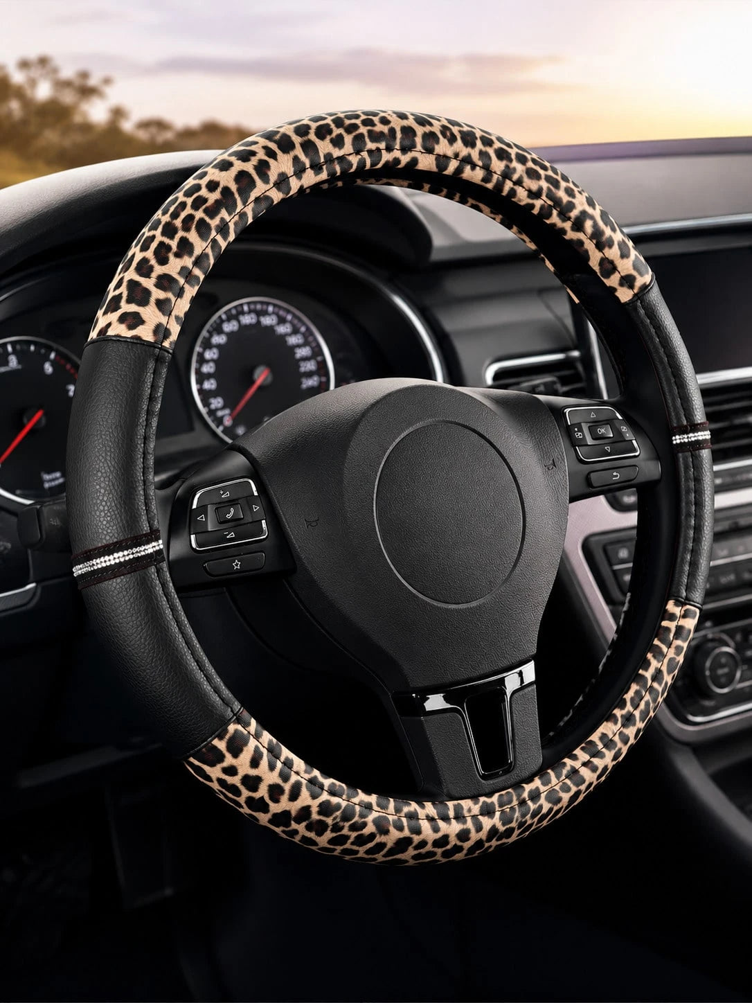 Leopard Print Rhinestone Shiny Steering Wheel Cover, Non-Slip Rubber Inner Ring PU Leather Car Accessory, Suitable For Women And Girls, Vintage Breathable Grip Protective Cover, Universal 15 Inch, Car