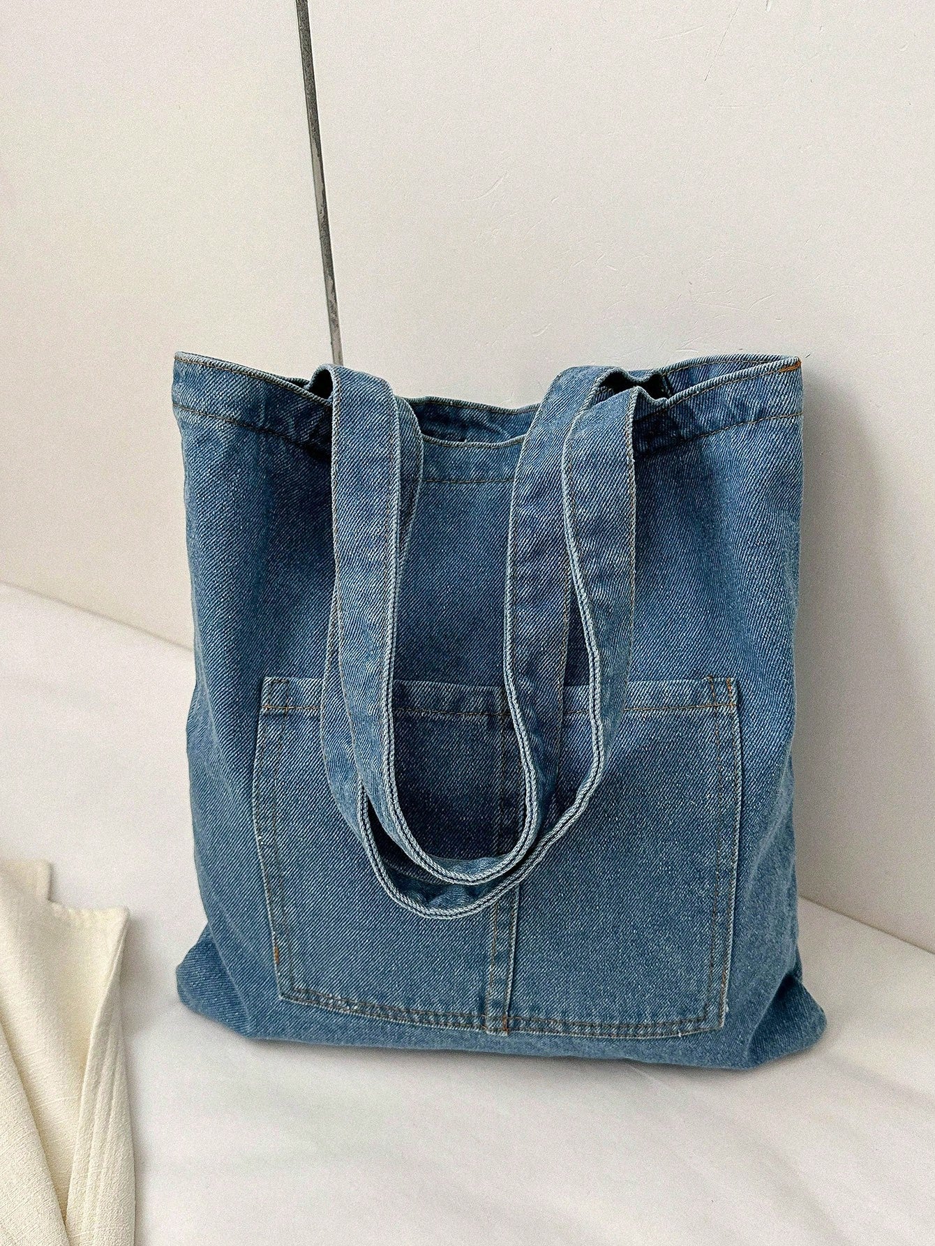 Light Wash Denim Effect Canvas Tote Bag, Multi-Pocket Commuting Handbag, Women's Large Capacity Tote Bag With Inner Pockets, Soft And Washable